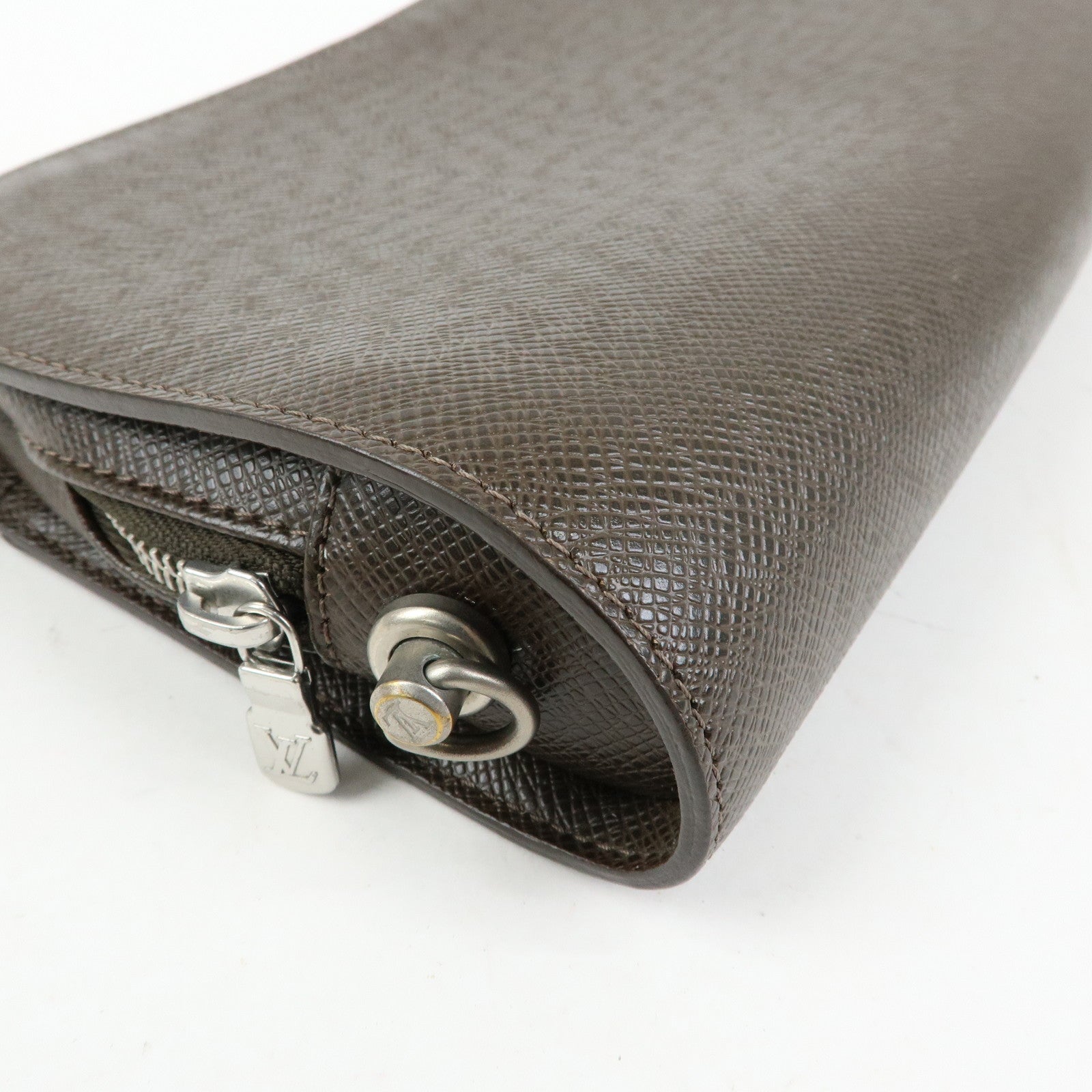 Louis Vuitton Taiga Baikal Clutch Bag Pouch Brown Grizzly M30188