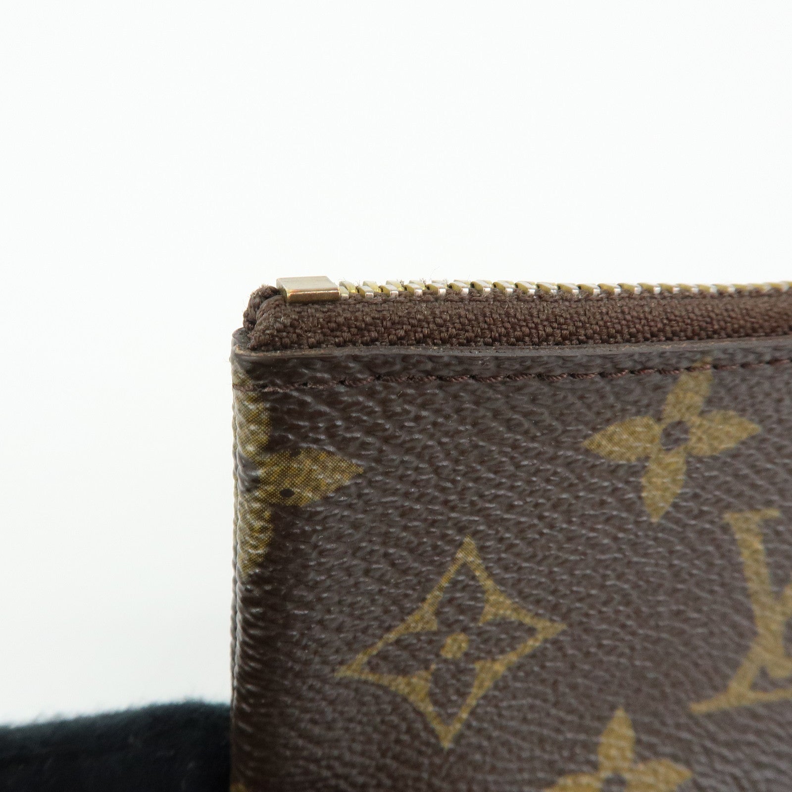 Louis Vuitton Monogram Pochette Cles Coin Case Key Case M62650