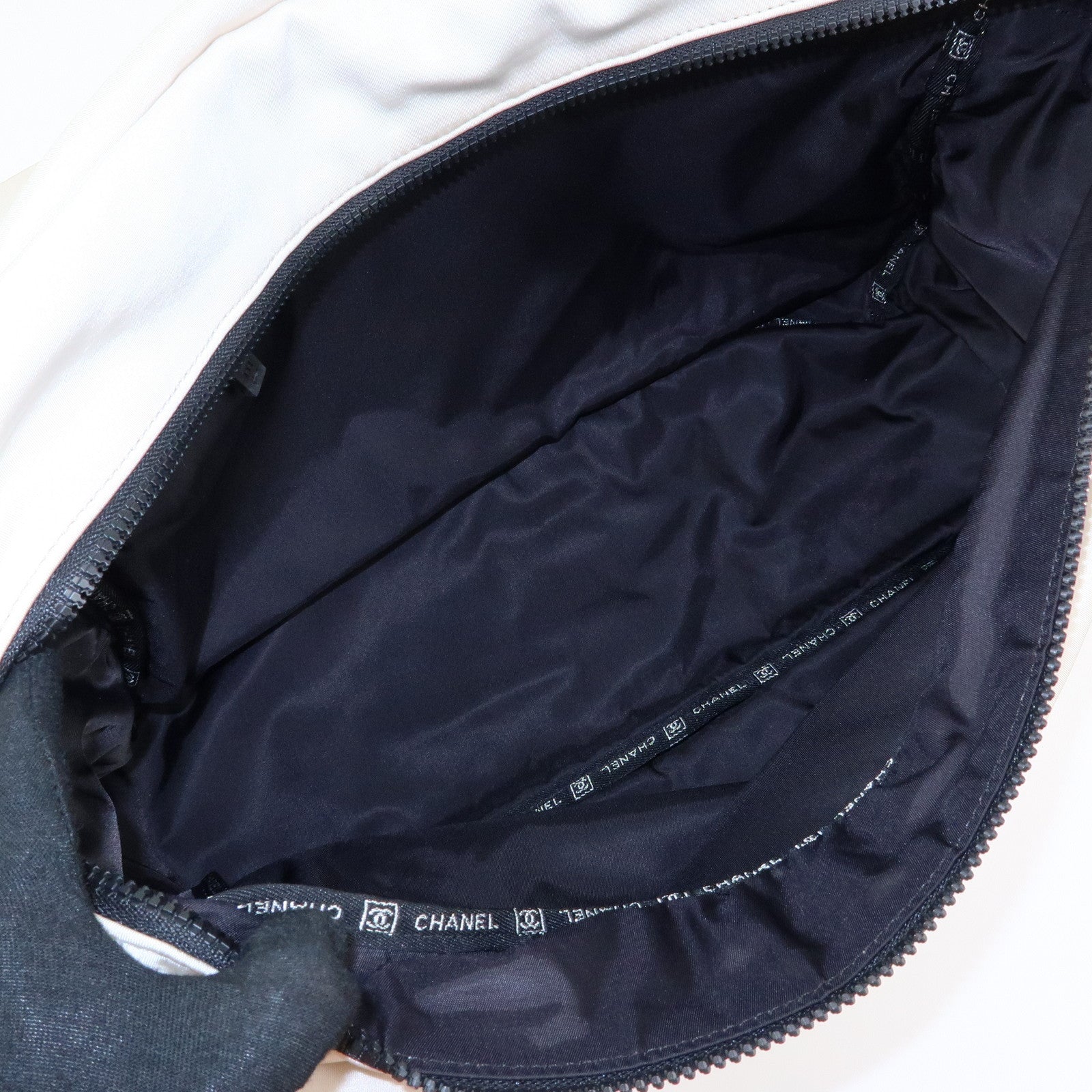 CHANEL CHANEL Sports Nylon Shoulder Bag Messenger Bag White Gray