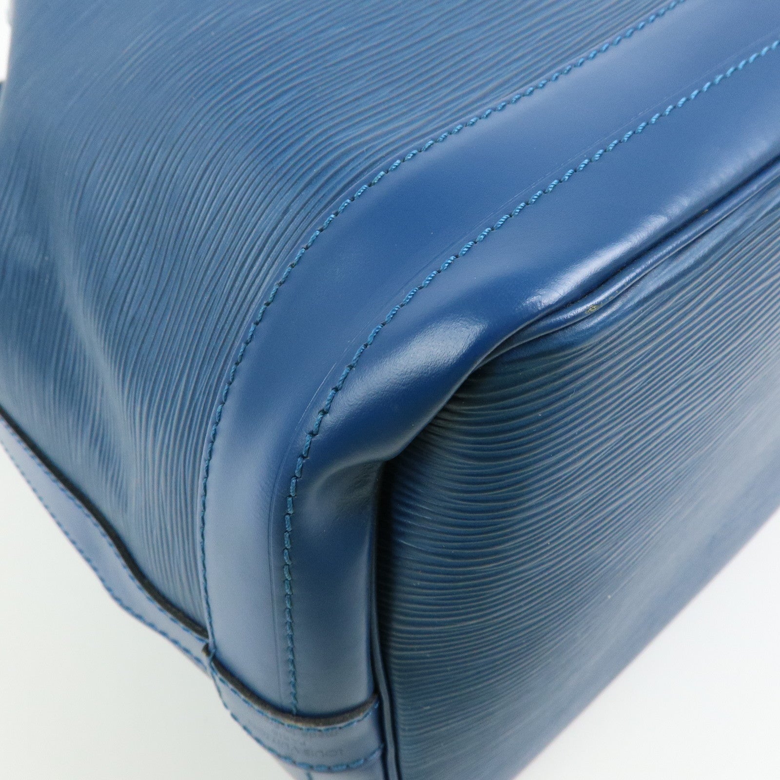 Louis Vuitton Epi Noe Leather Shoulder Bag Toledo Blue M44005