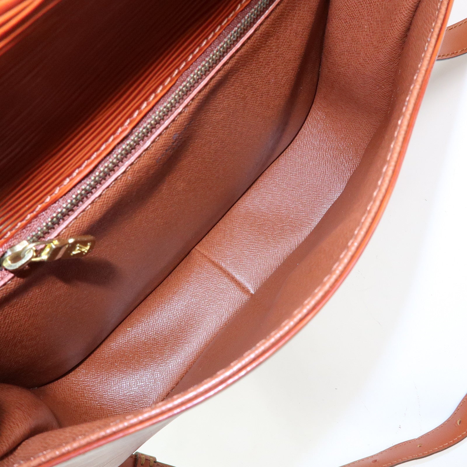 Louis Vuitton Epi Saint Cloud Shoulder Bag Kenya Brown M52193