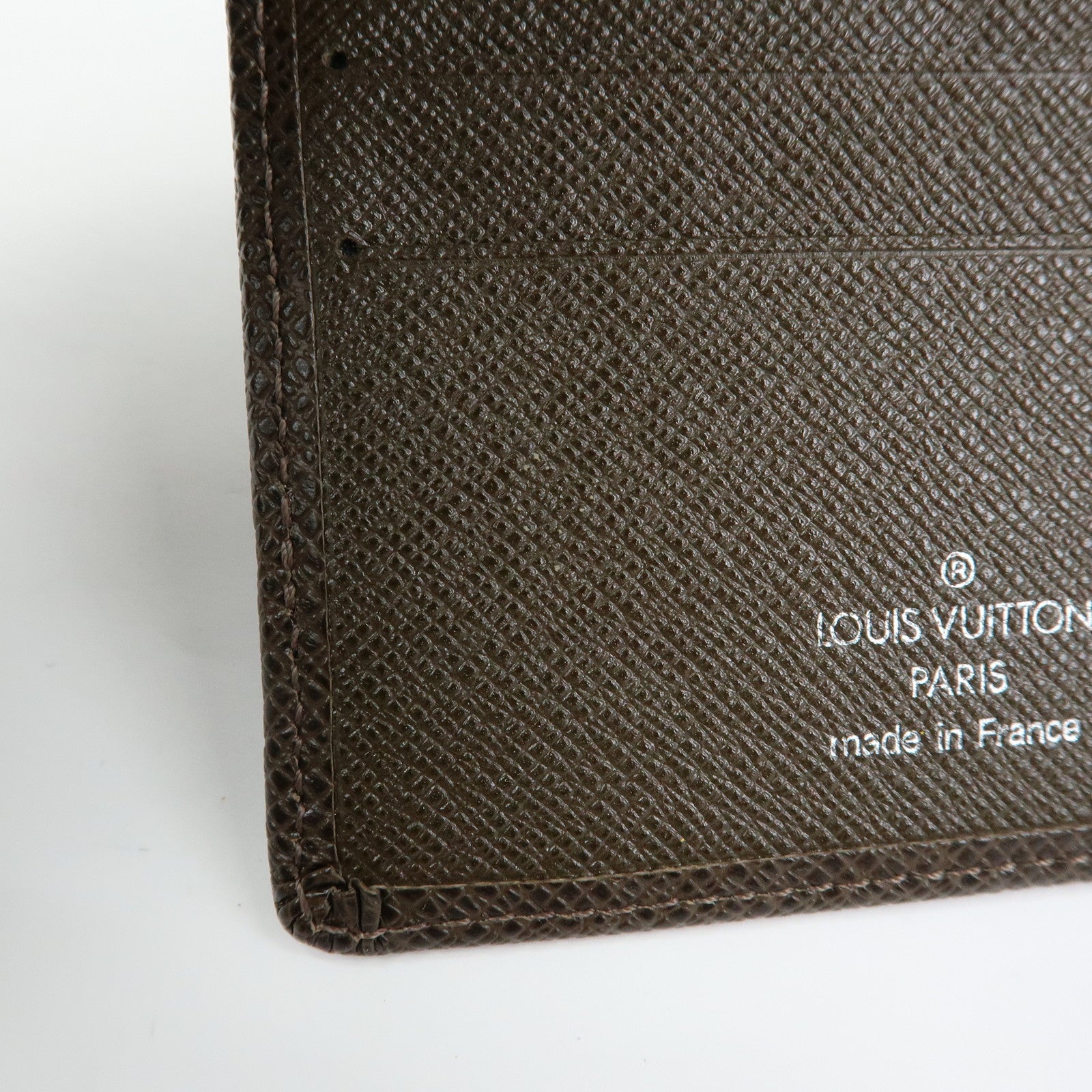 Louis Vuitton Taiga Porte 3 Cartes Credit Bi-fold Wallet M30458