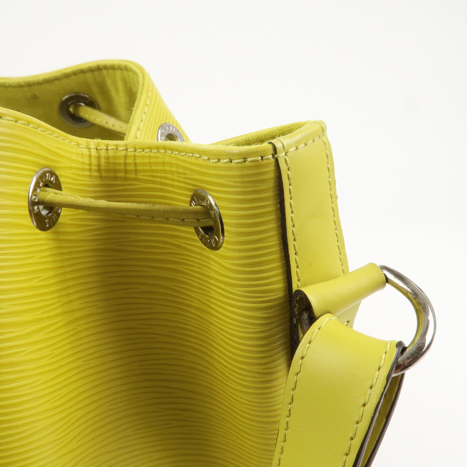 Louis Vuitton Epi Petit Noe Shoulder Bag Pistache M44107