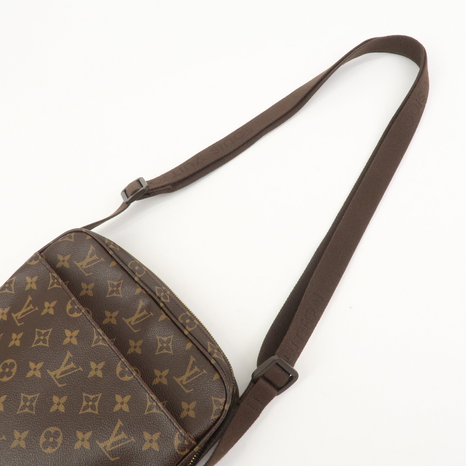 Louis Vuitton Monogram Trotteur Beaubourg Shoulder Bag Brown M97037