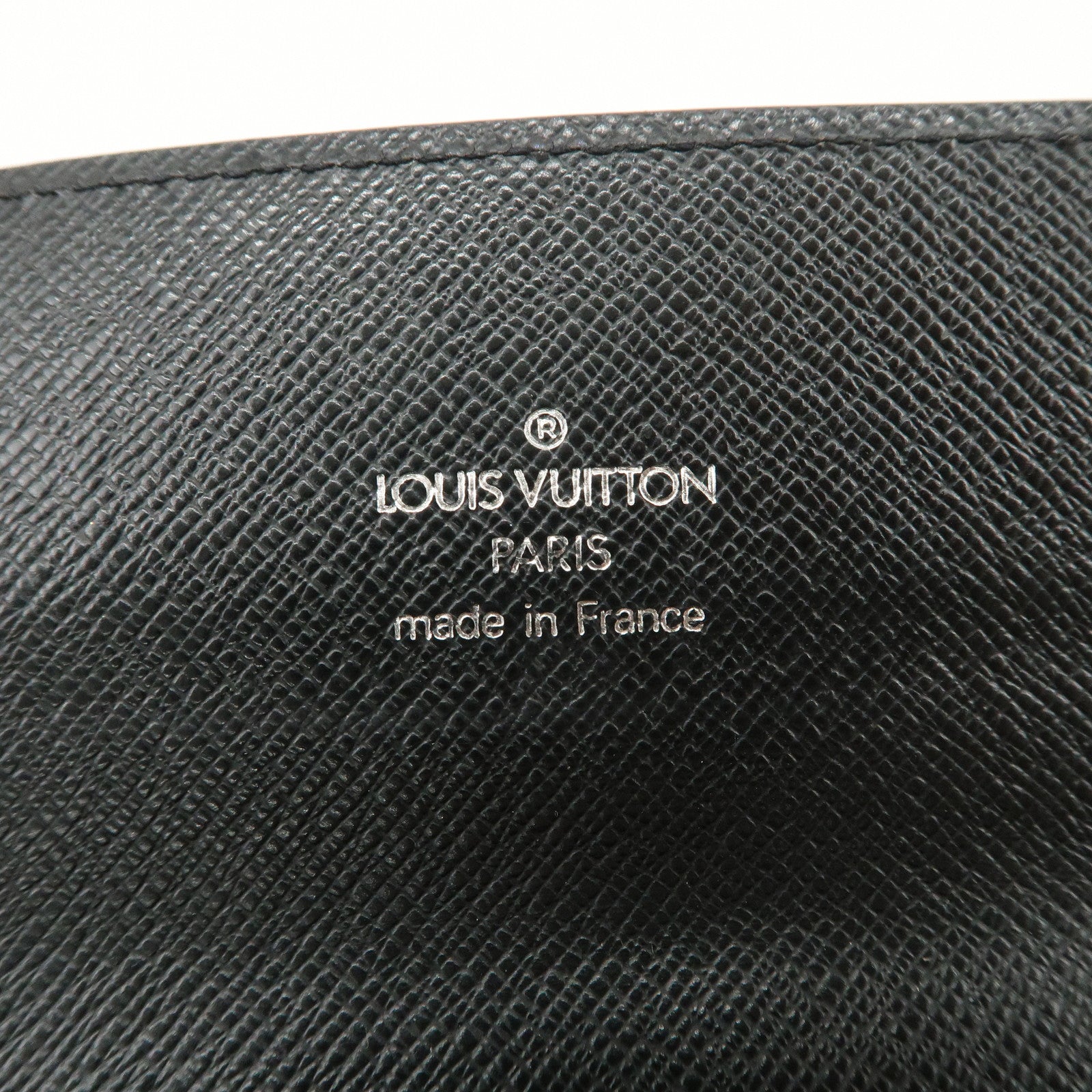 Louis Vuitton Taiga Portefeuille Accordeon Long Wallet Noir M30998
