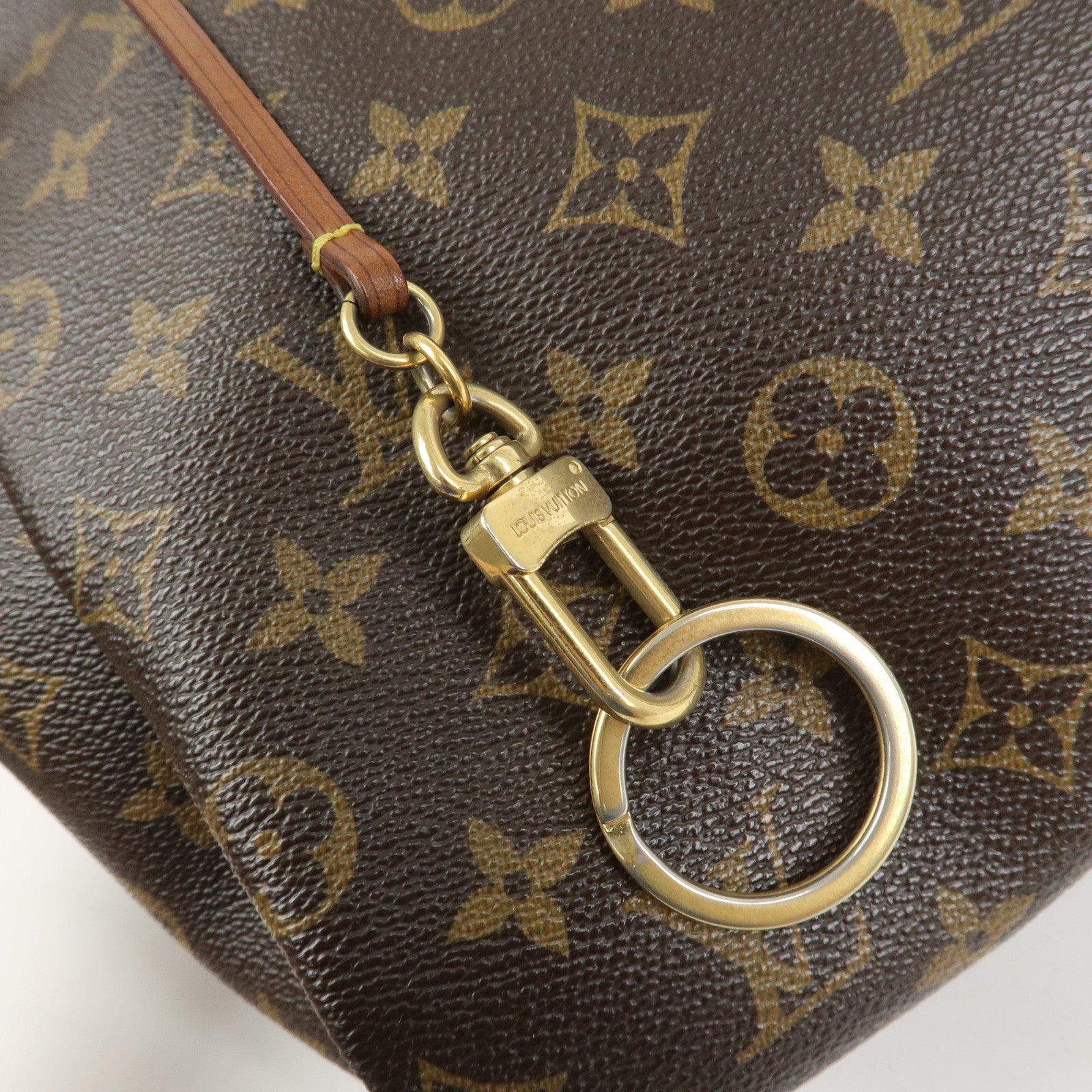 Louis Vuitton Monogram Artsy MM Shoulder Bag Brown M40249
