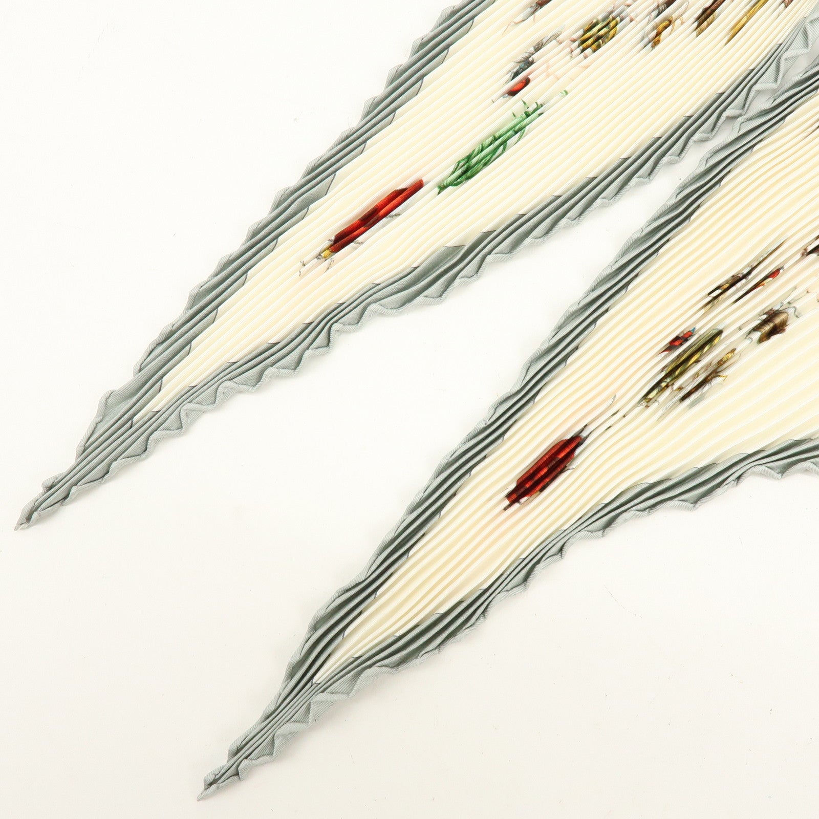 HERMES Pleats Carre Silk 100% Scarf Insect Ivory Grey Multicolor