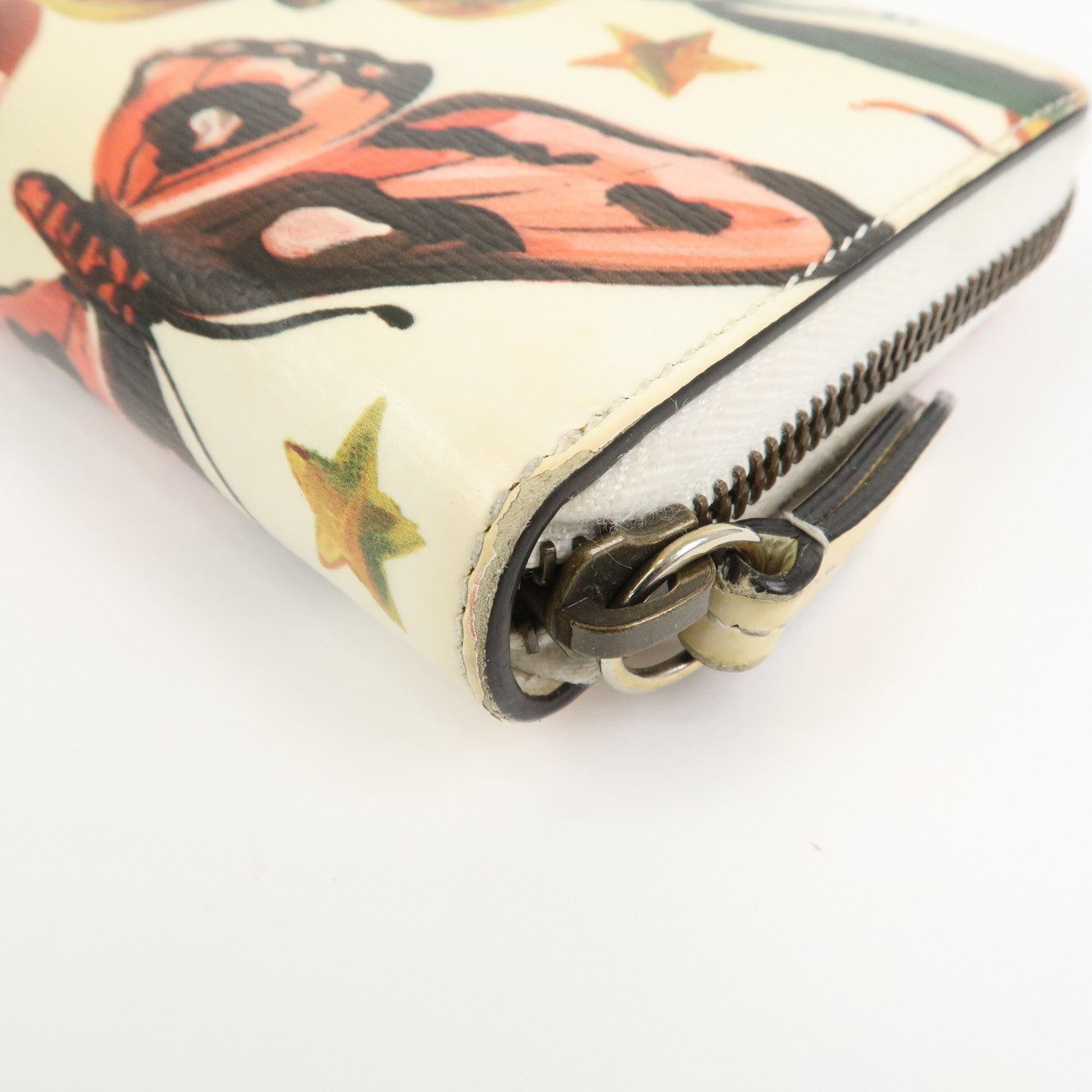 GUCCI Leather Round Zippy Long Wallet White 410102