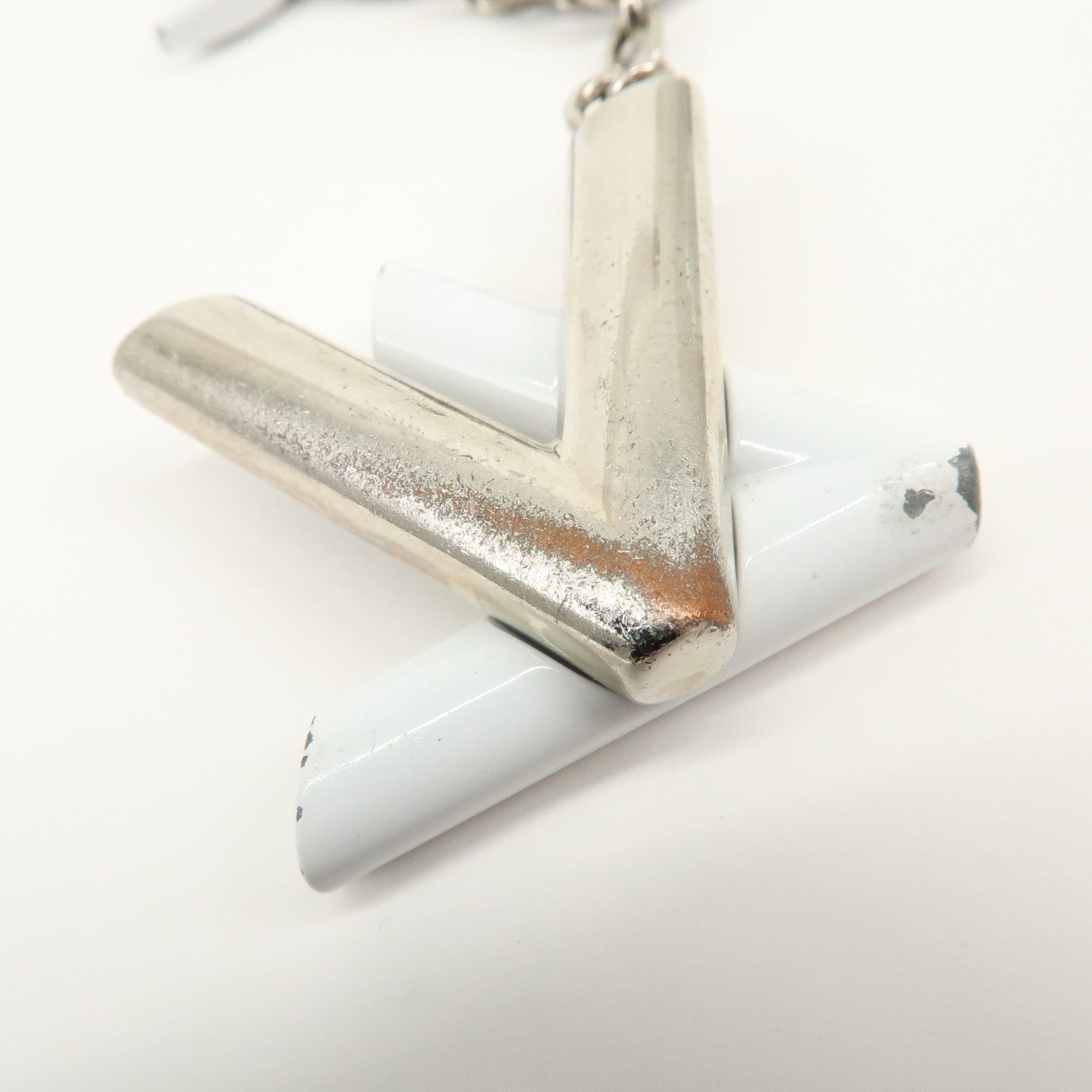 Louis Vuitton Twist Metal Bag Charm Key Holder Silver White M68010