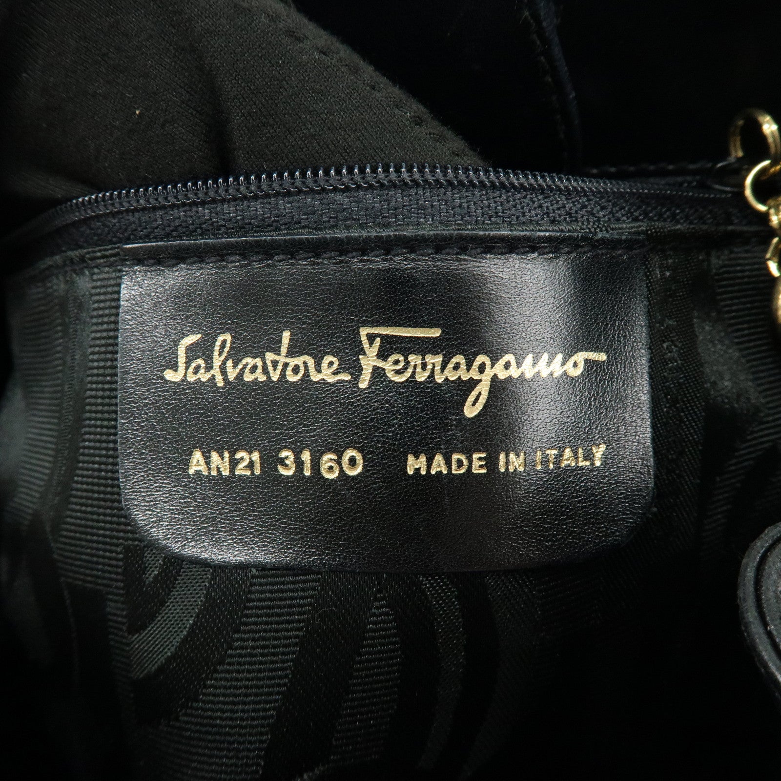 Ferragamo Gancini Leather Shoulder Bag Hand Bag Black