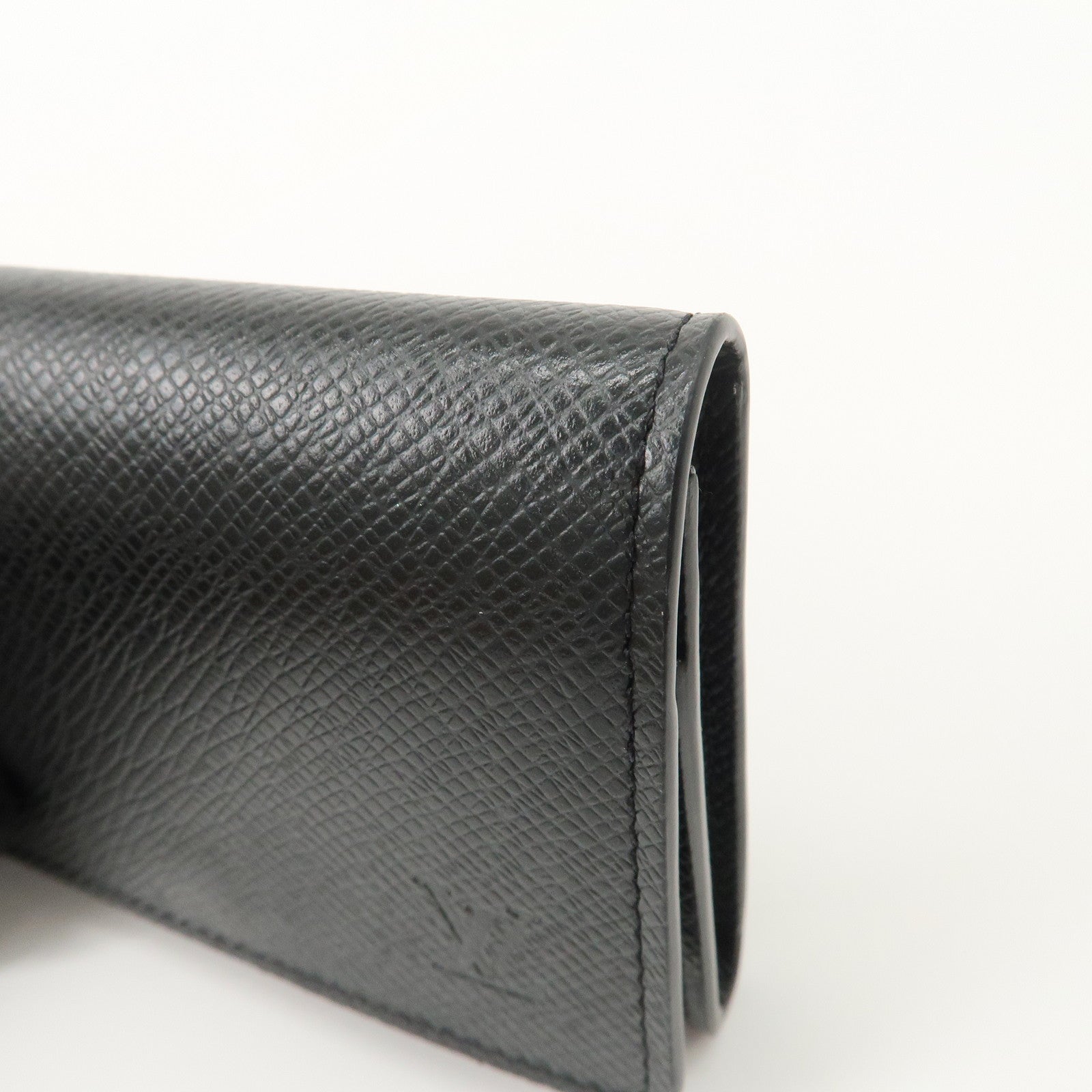 Louis Vuitton Taiga Envelope Carte de Visite NM Card Case M64595