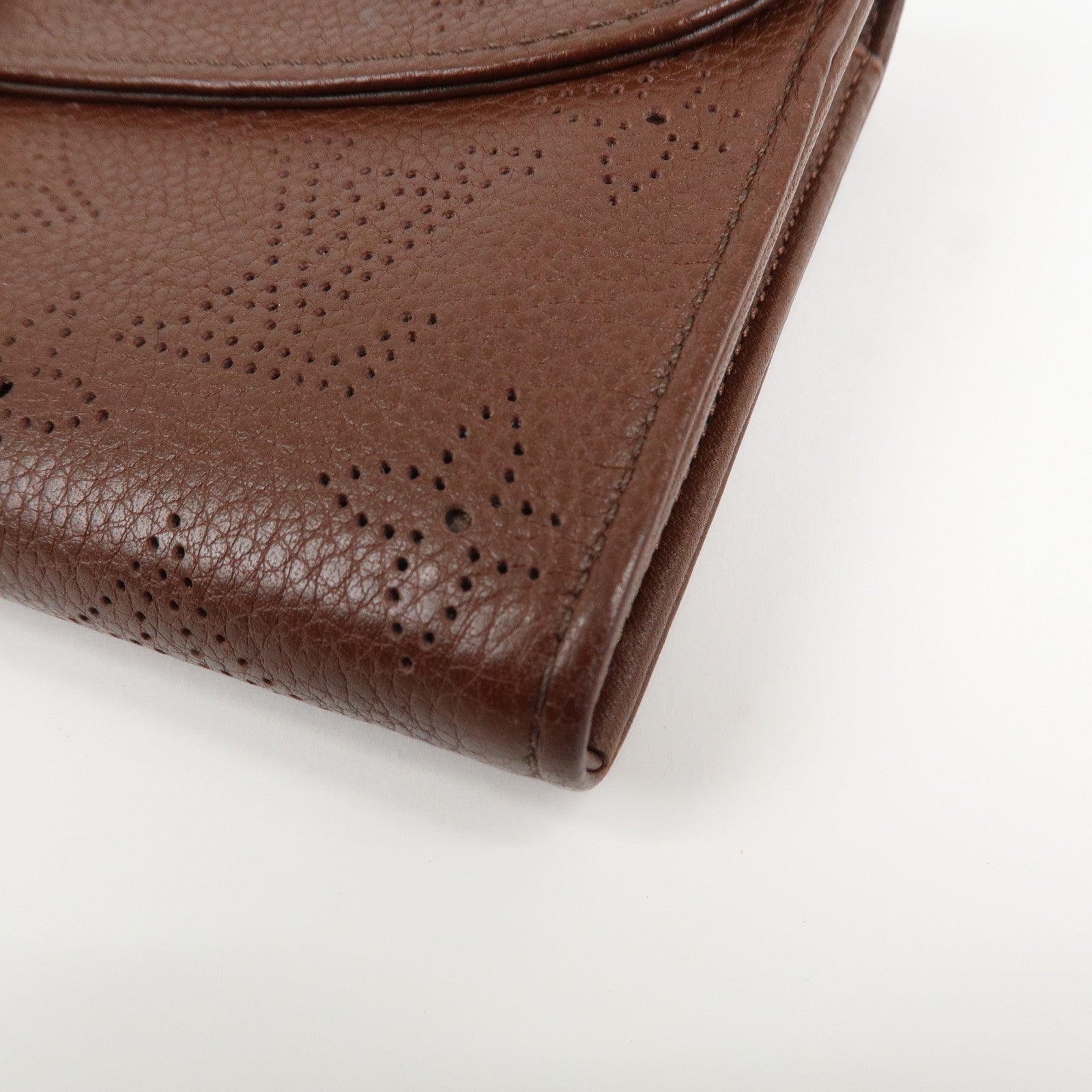 Louis Vuitton Monogram Mahina Portefeuilles Amelia Long Wallet Acajou M58125