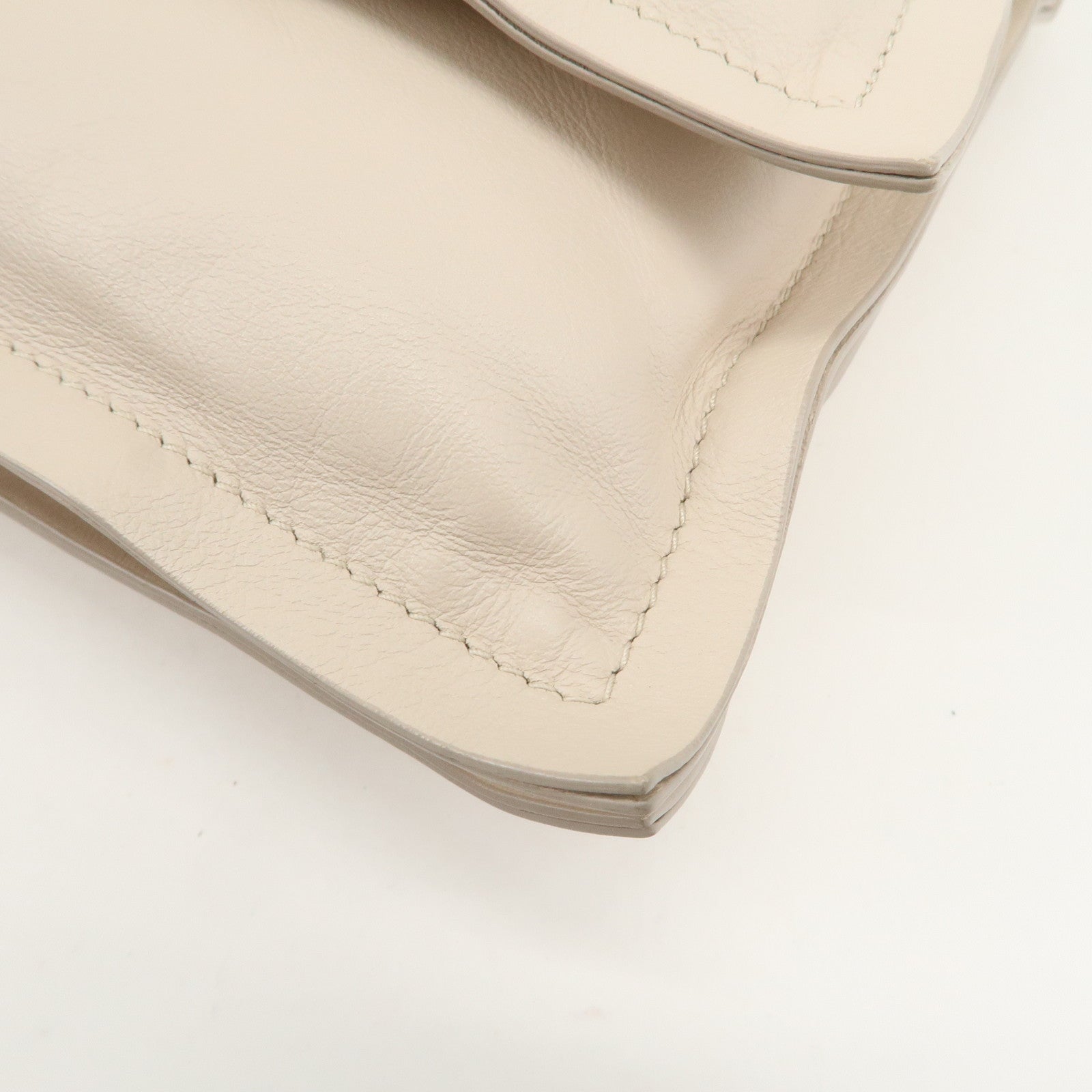 Ferragamo Vara Ribbon Leather Chain Shoulder Bag Hand Bag Ivory