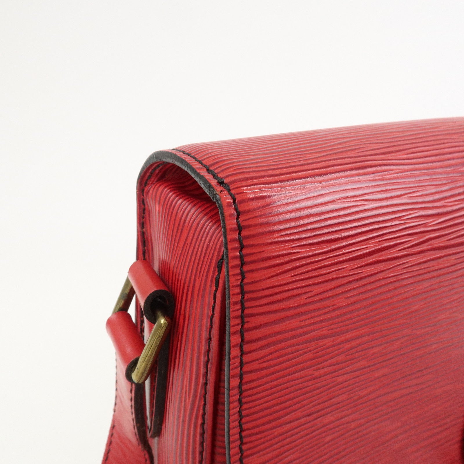 Louis Vuitton Epi Saint Cloud Shoulder Bag Crossbody Bag Red M52197