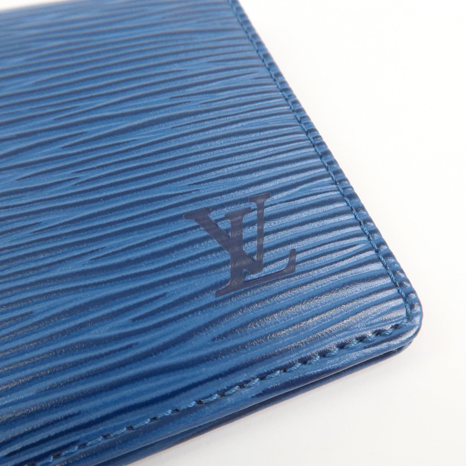 LLouis Vuitton Epi Porte 2 Cartes Vertical Card Case Blue M63205
