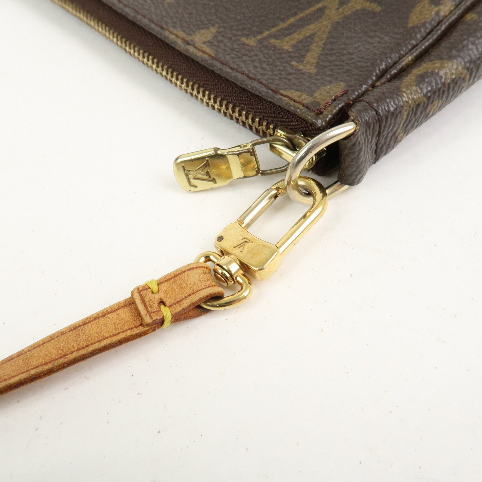 Louis Vuitton Monogram Pochette Accessoires Pouch Hand Bag M51980