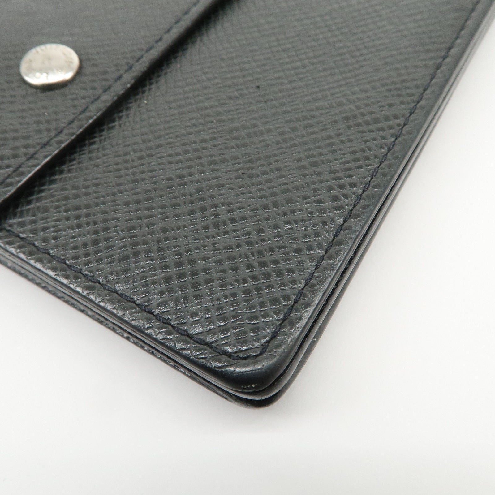 Louis Vuitton Taiga Portefeuille Accordion Wallet Ardoise M30992