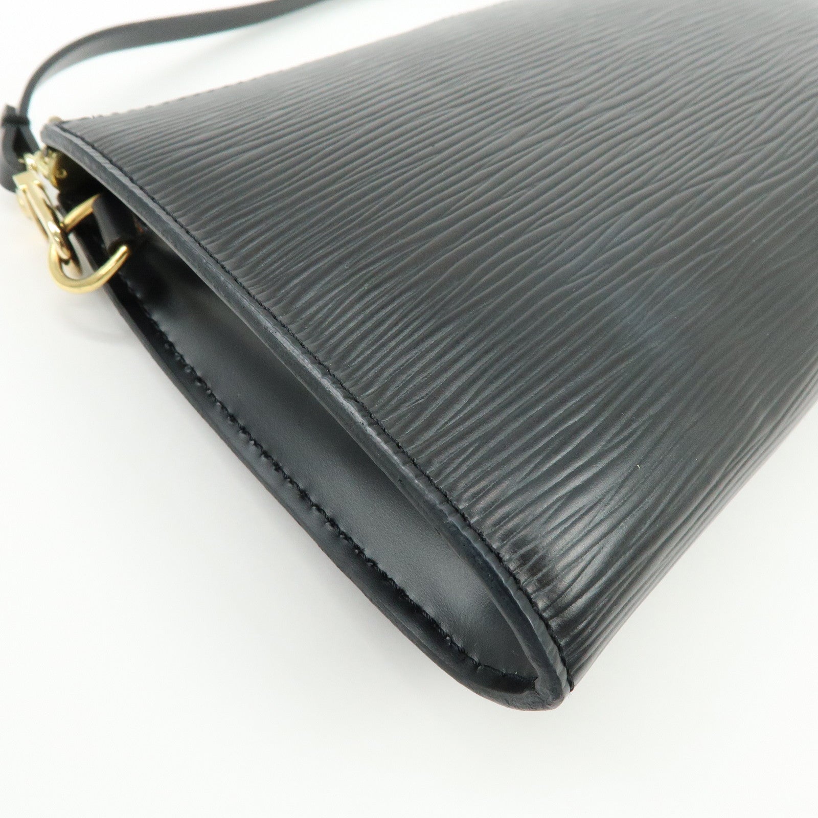 Louis Vuitton Epi Pochette Accessoires Clutch Bag Noir M52942