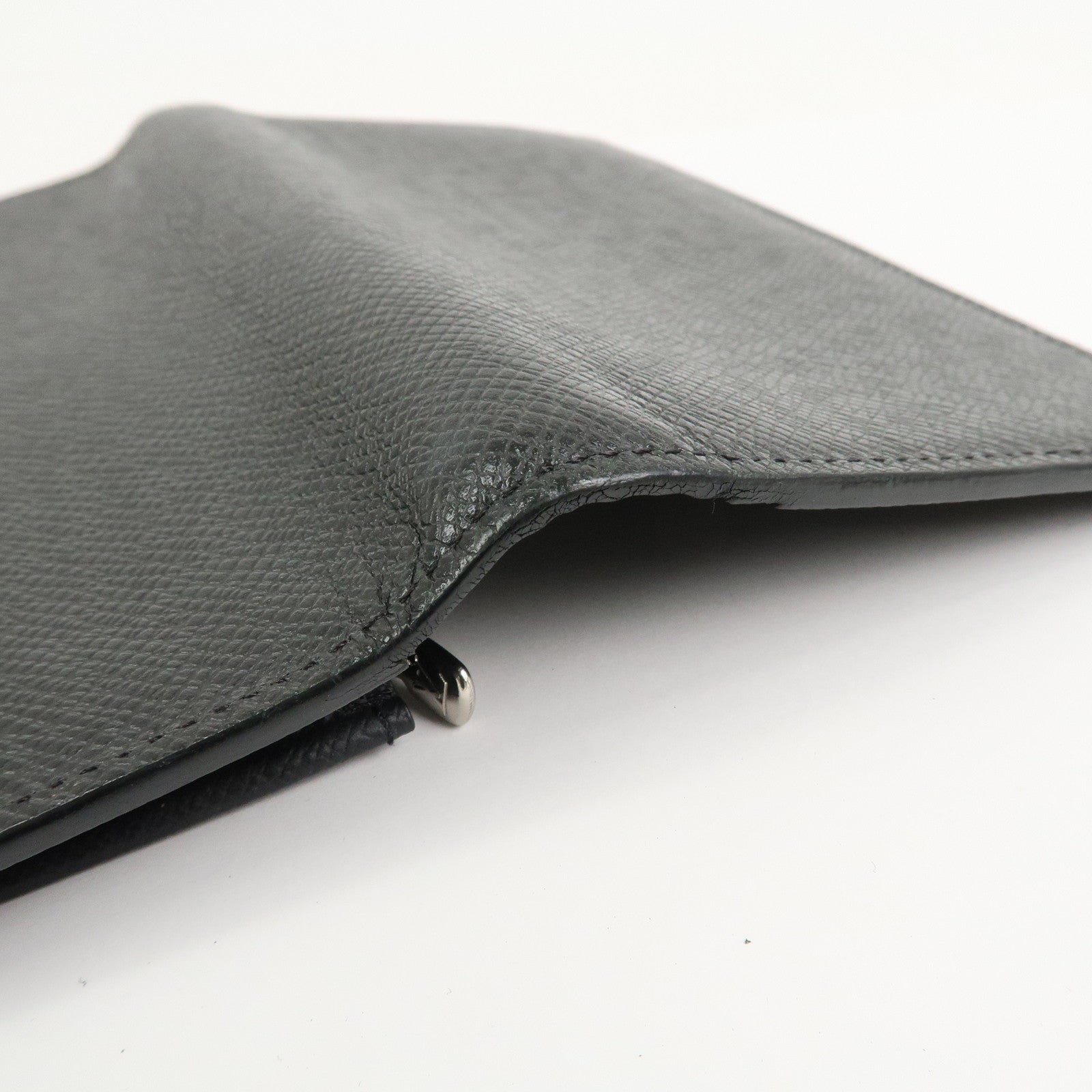 Louis Vuitton Taiga Portefeuille Brazza Bi-fold Long Wallet M30501