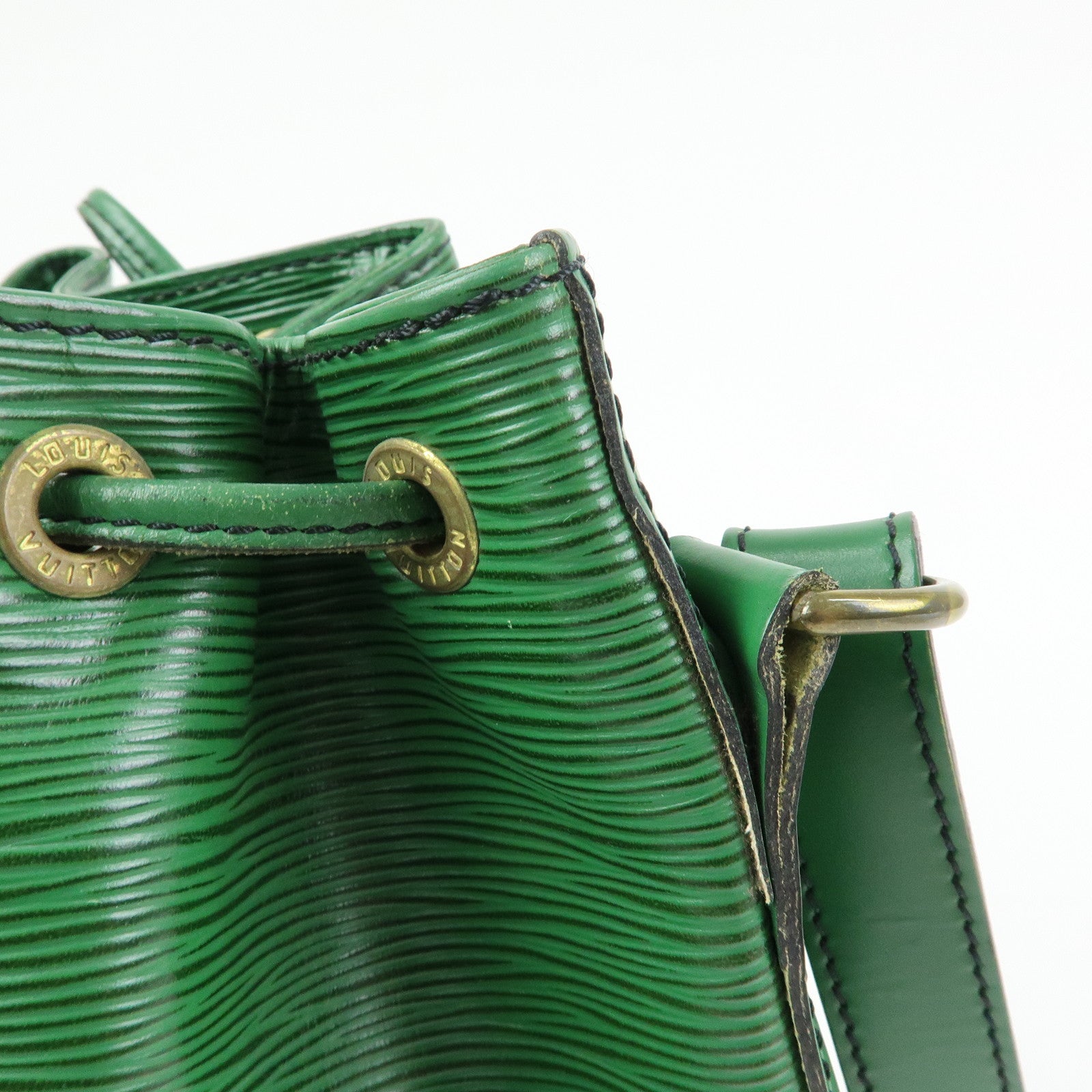 Louis Vuitton Epi Petit Noe Shoulder Bag Borneo Green M44104