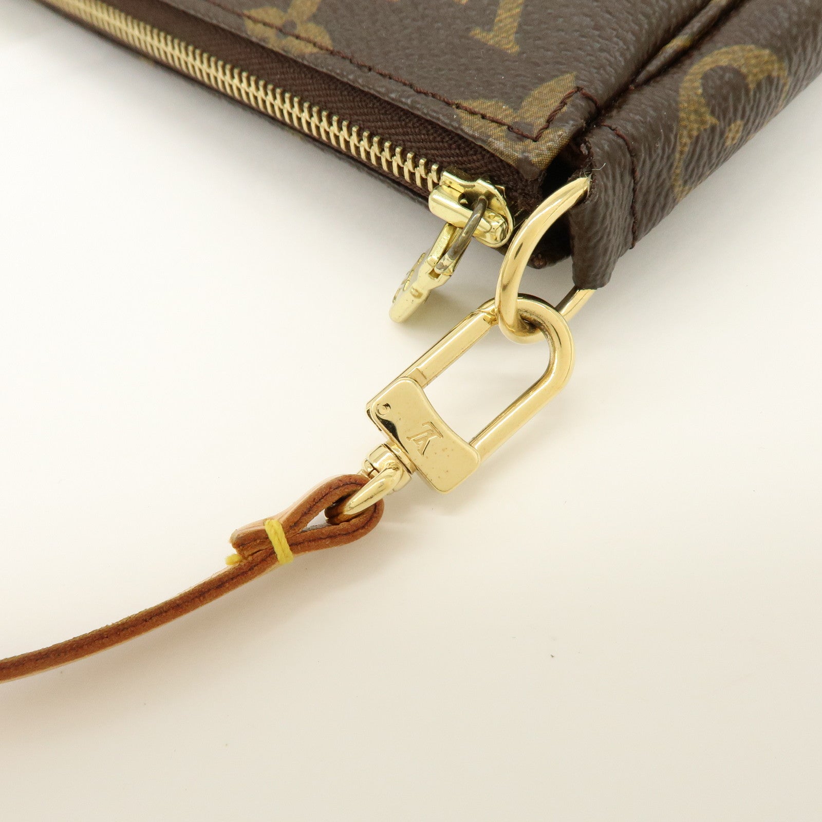 Louis Vuitton Monogram Pochette Accessoires Pouch Hand Bag M51980