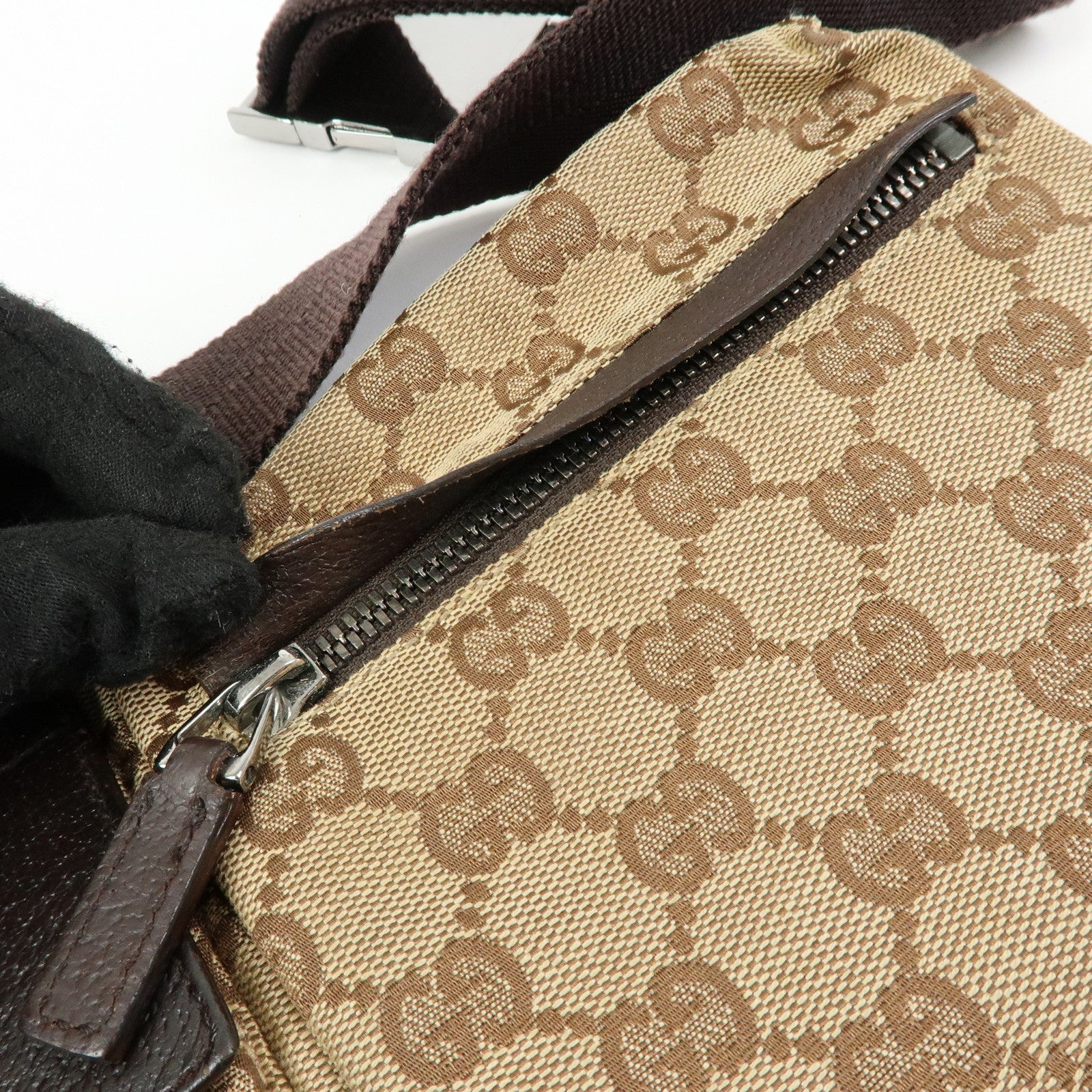 GUCCI GG Canvas Leather Waist Pouch Body Bag Beige Brown 28566
