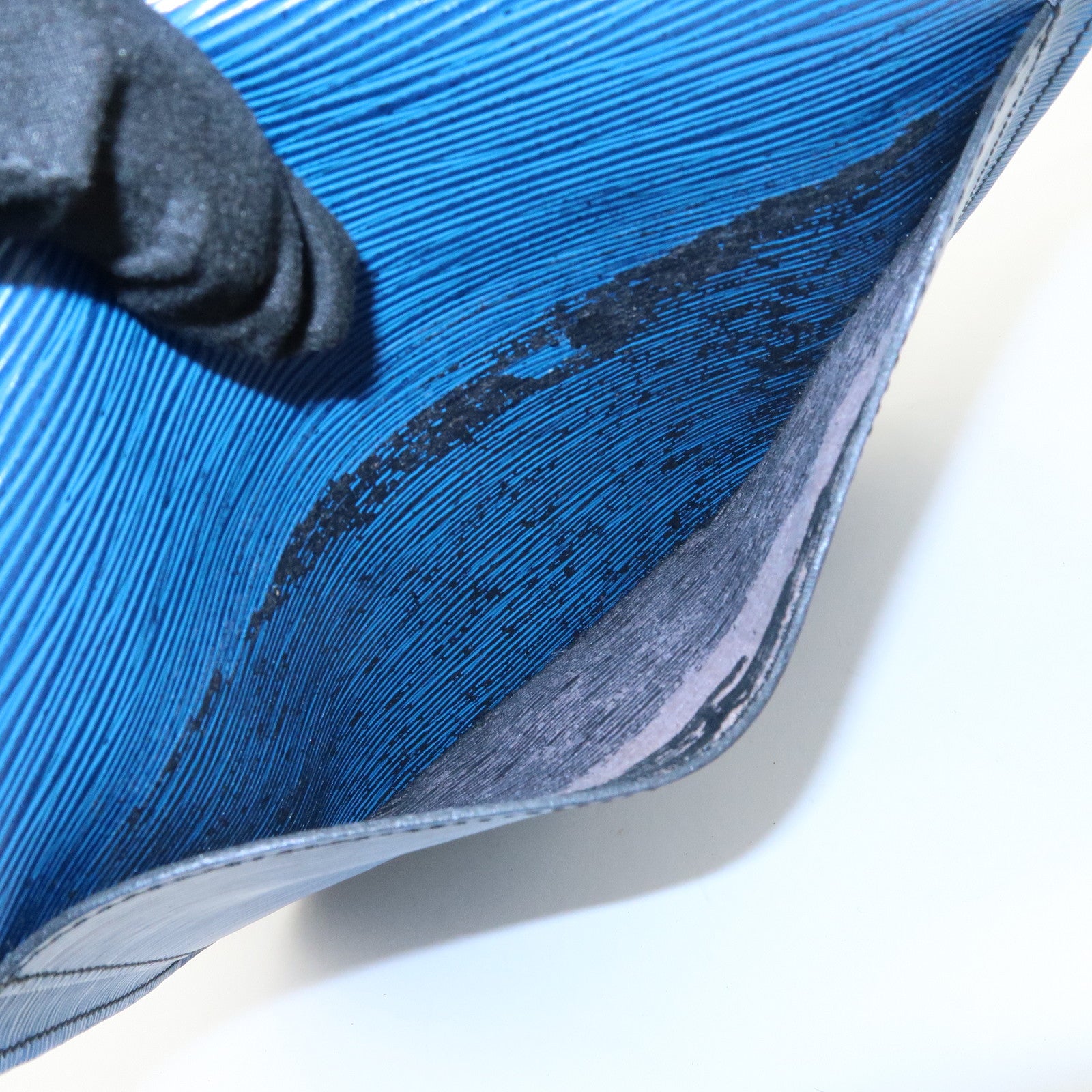 Louis Vuitton Epi Saint Cloud Shoulder Bag Toledo Blue M52195