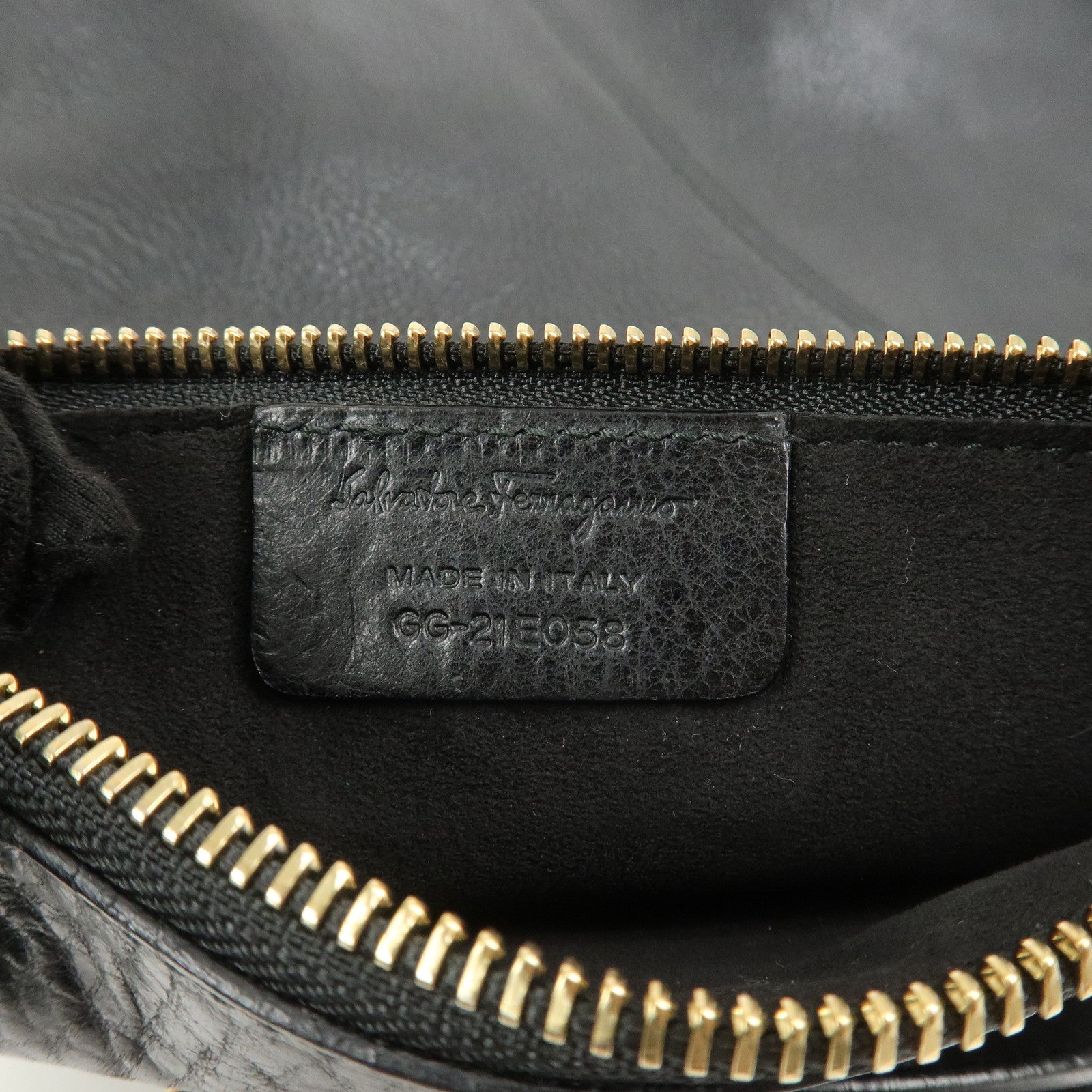 Ferragamo Gancini Calf Leather Shoulder Bag Hand Bag Black