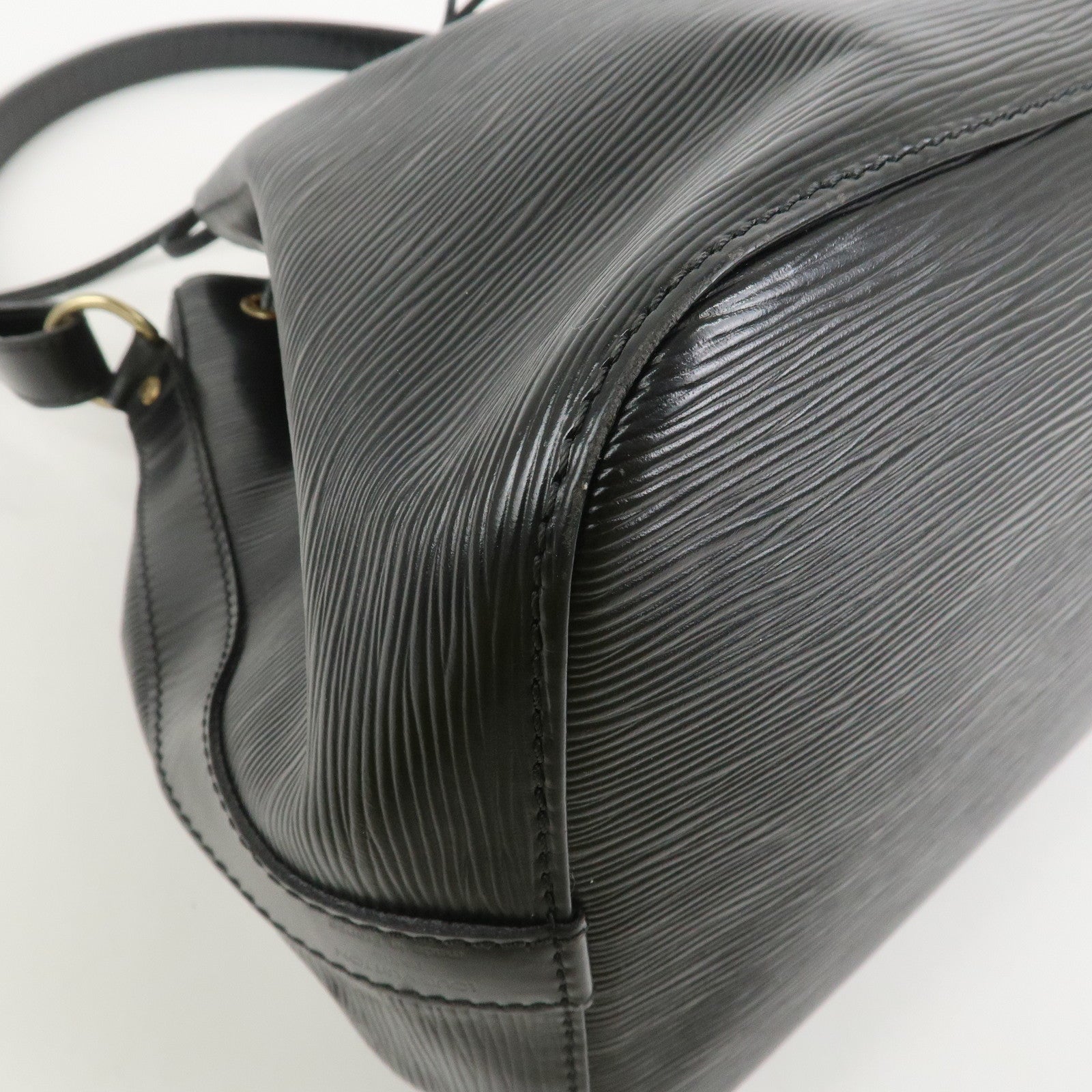 Louis Vuitton Epi Petit Noe Shoulder Bag Noir Black M44102