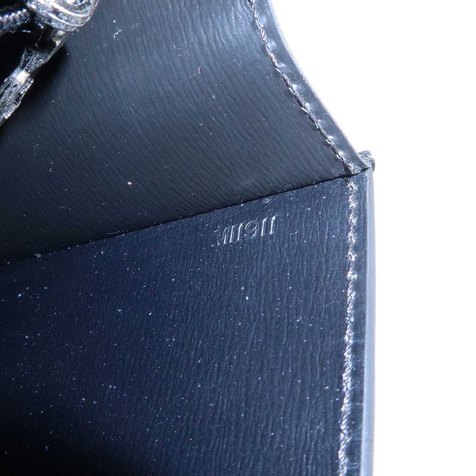 Louis Vuitton Epi Leather Arche Shoulder Crossbody Bag Noir M52572