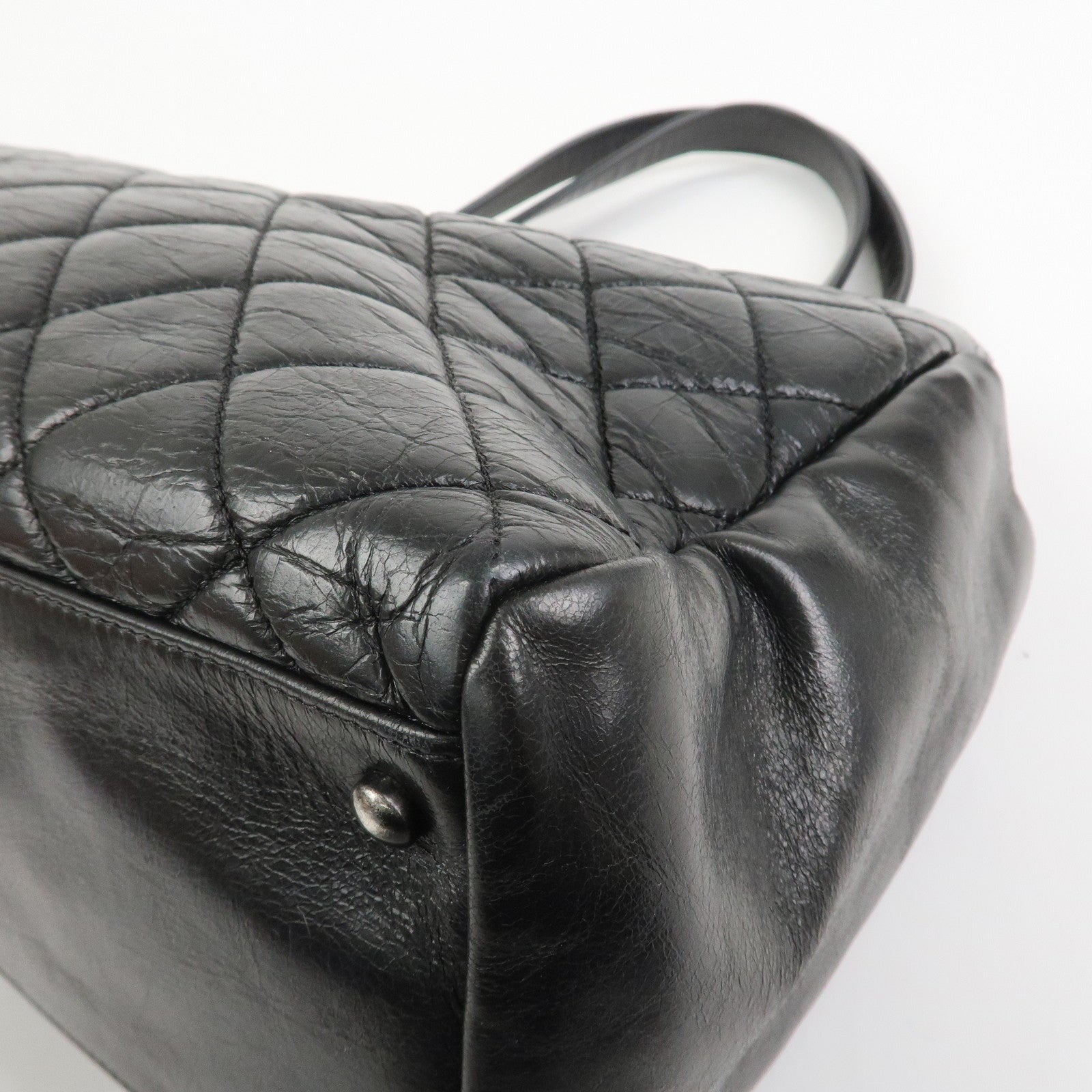 CHANEL Matelasse Calf Leather Chain Tote Bag Black