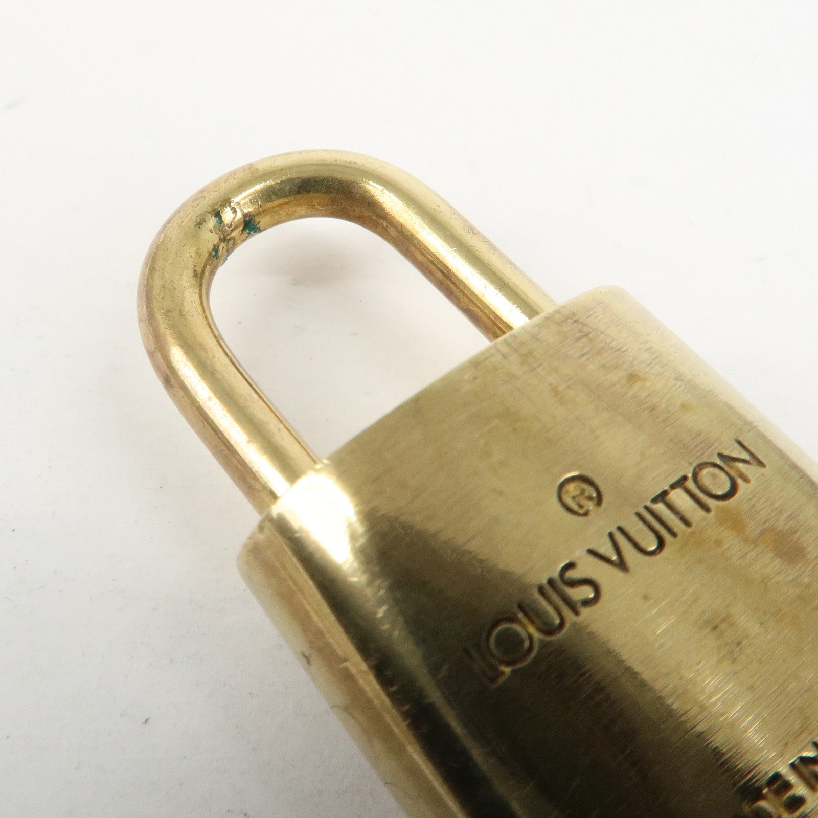 Louis Vuitton Set of 10 Lock & Key Cadena Key Lock Metal Gold