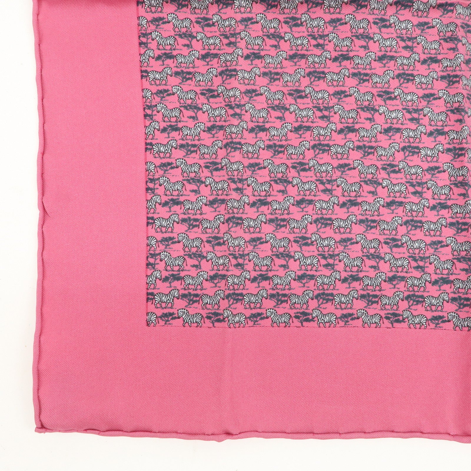 HERMES Logo Silk 100％ Scarf Safari 42×42 Pink