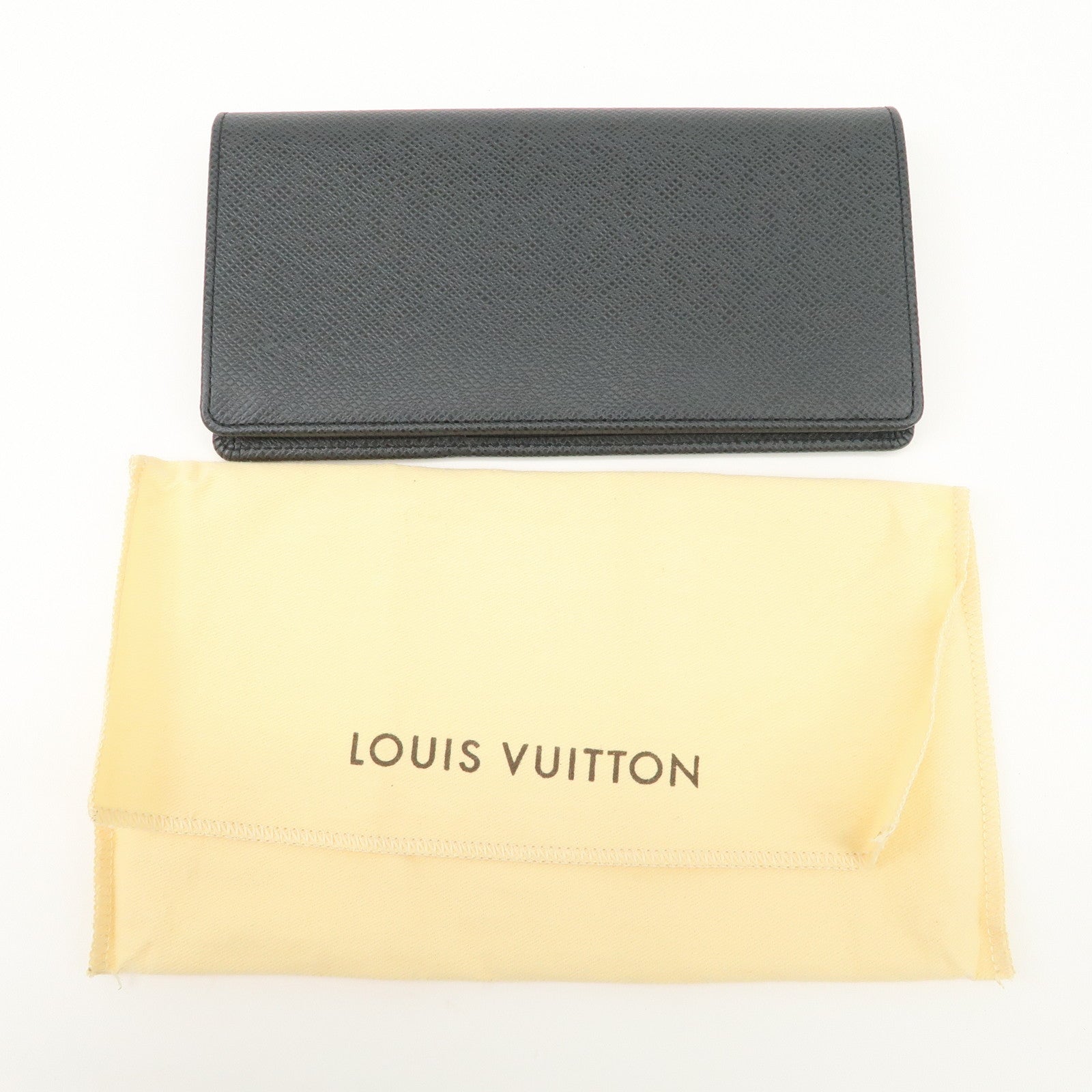 Louis Vuitton Taiga Leather Portefeuille Brazza Wallet Noir M30501