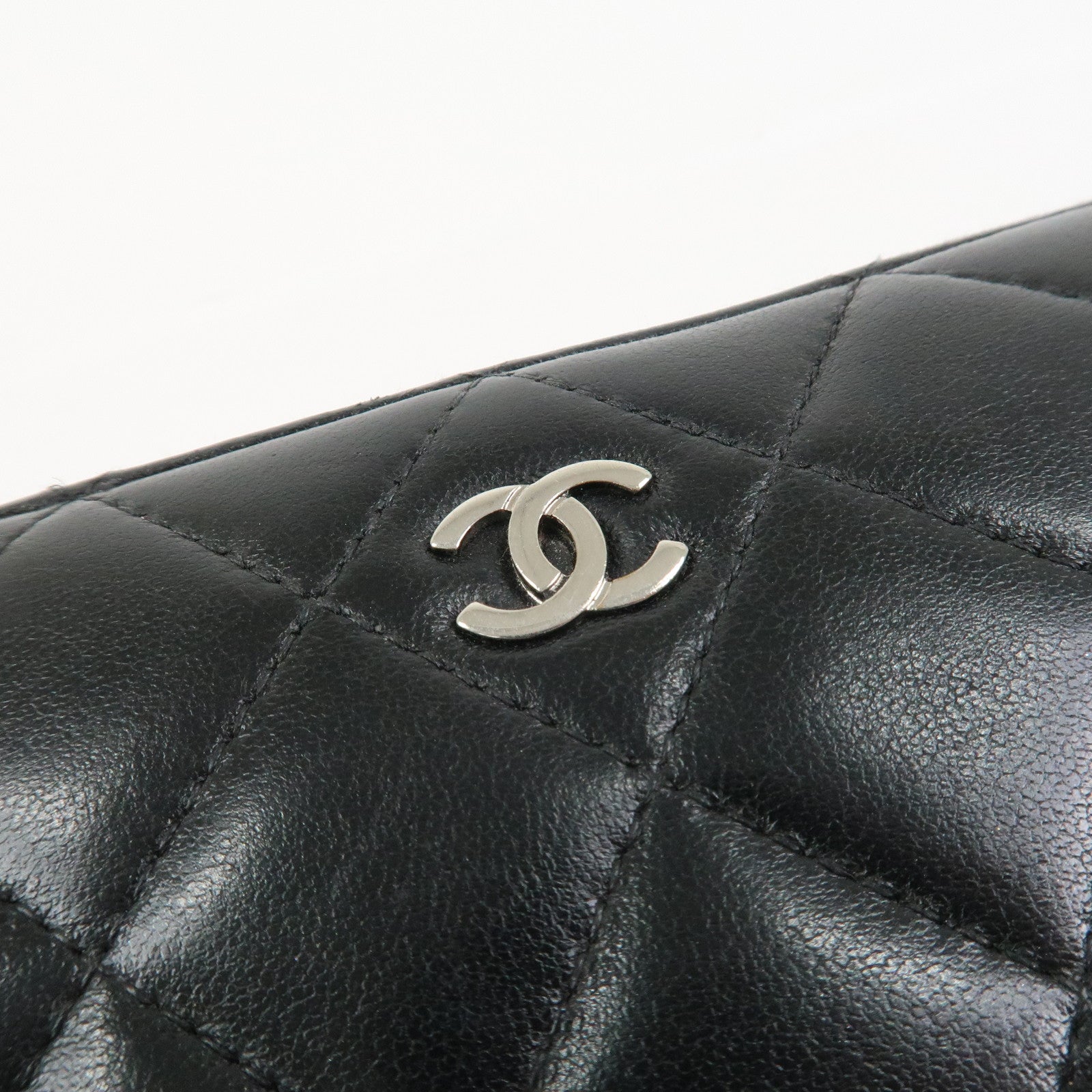 CHANEL Matelasse Lamb skin Leather Round Zippy Wallet Black Silver
