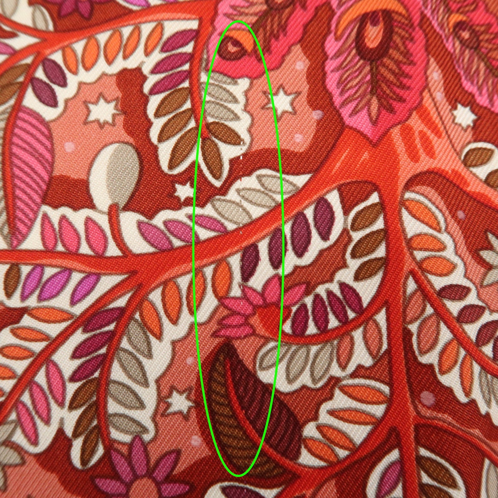 HERMES Carre 90 Silk 100% Aux Portes du Palais Scarf Red