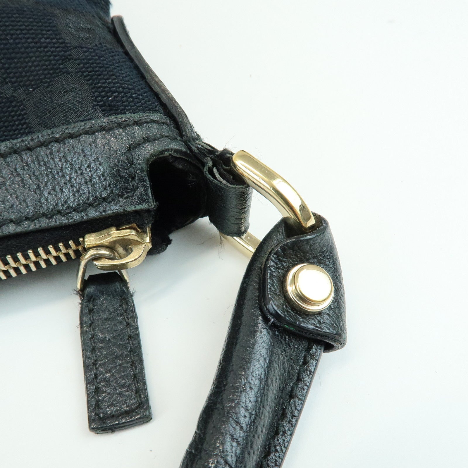 GUCCI GG Canvas Leather Front Pocket Shoulder Hand Bag Black 153025
