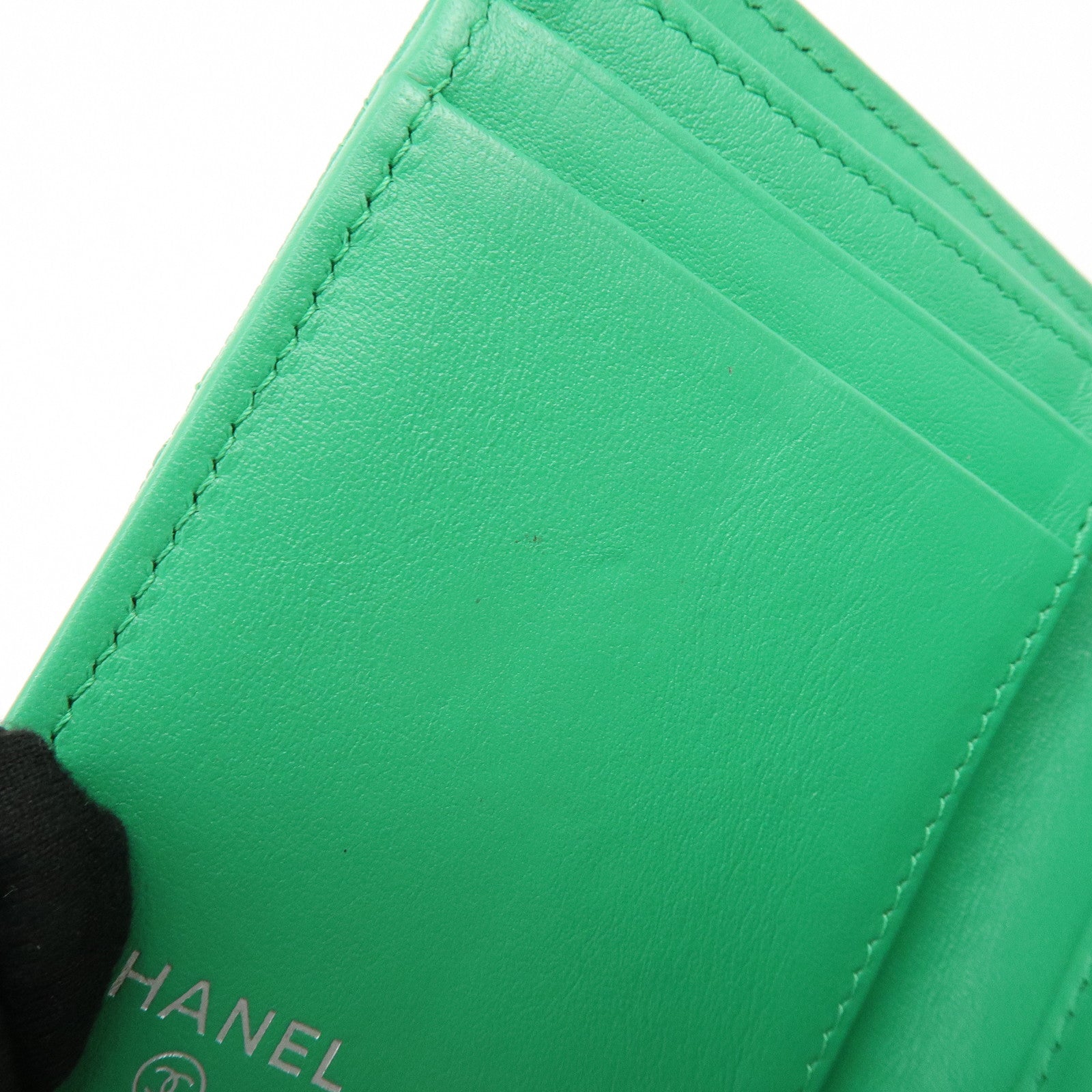CHANEL Boy Chanel COCO Mark Caviarskin Compact Wallet Green