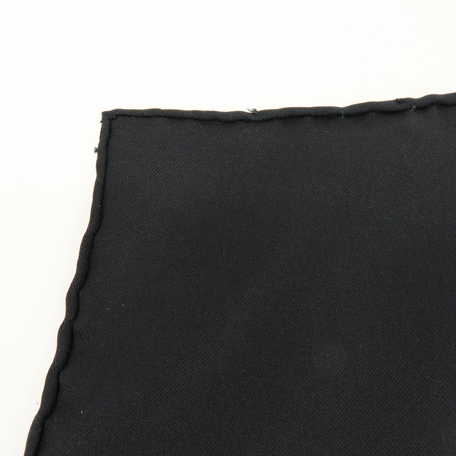 HERMES Carre 90 Silk 100% CHIFFRES ET MONOGRAMMES ANNEE Scarf Black