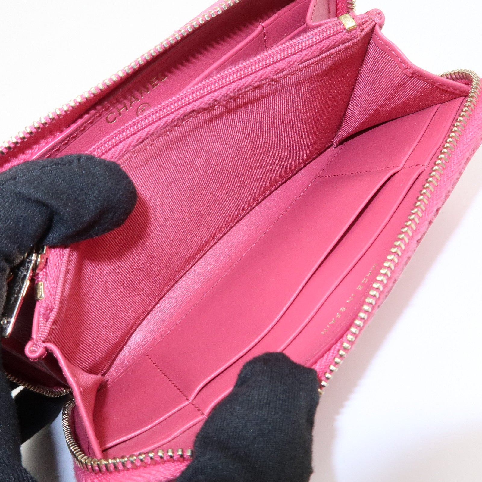 CHANEL COCO Mark Caviarskin Round Zippy Long Wallet Pink