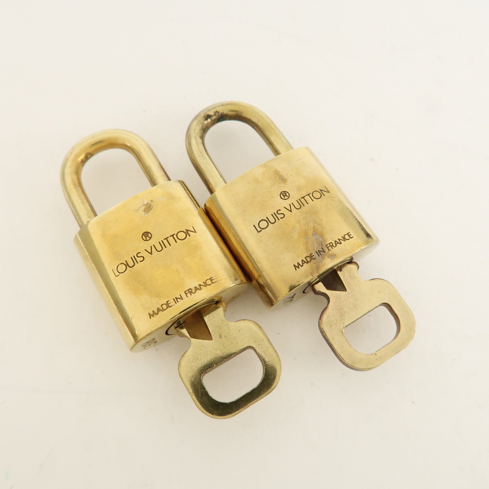 Louis Vuitton Set of 10 Lock & Key Cadena Key Lock Metal Gold Used