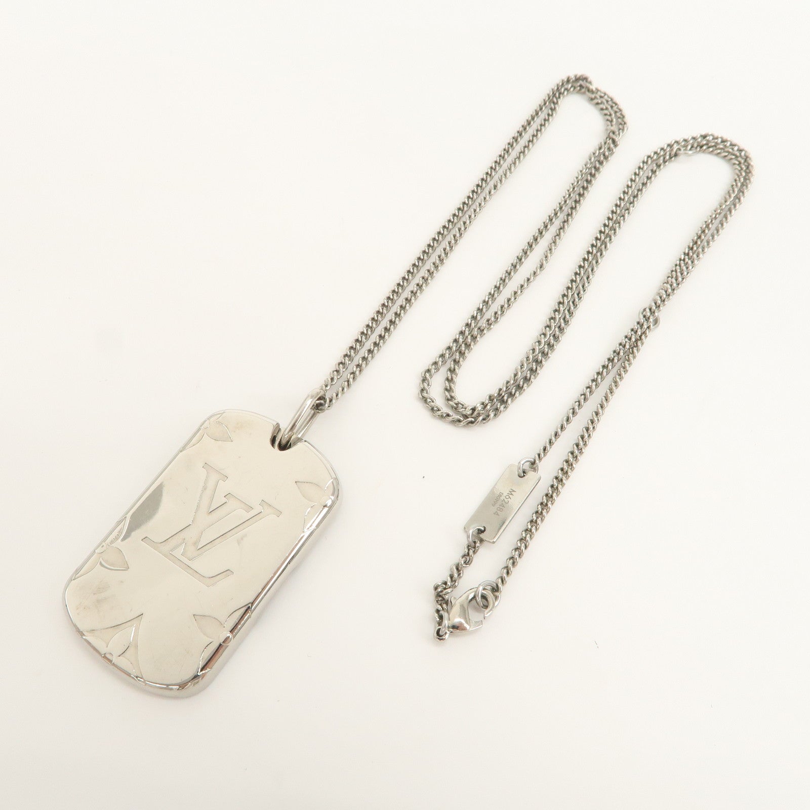 Louis Vuitton Monogram Metal Locket Necklace Silver M62484