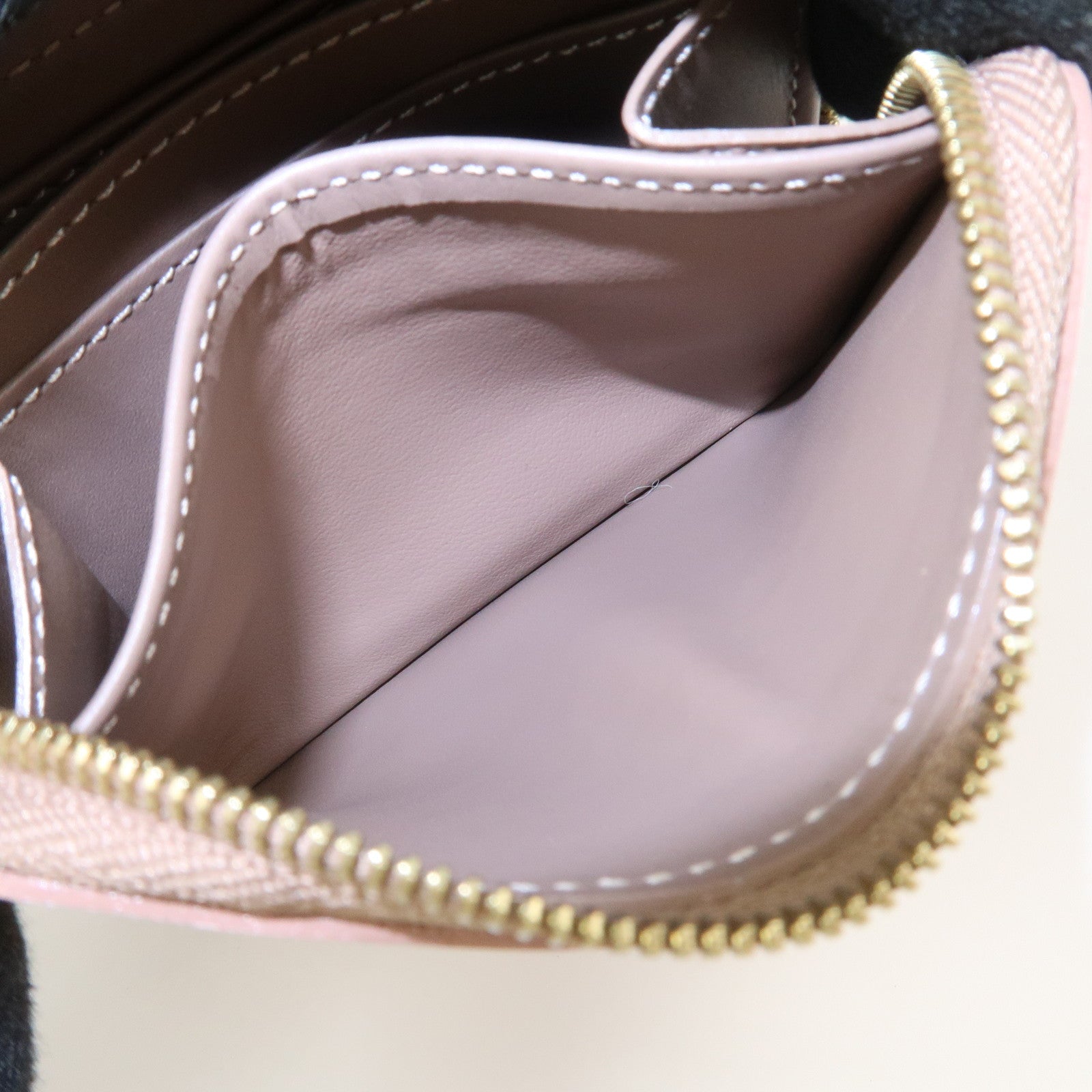 Louis Vuitton Monogram Vernis Round Zippy Coin Purse Beige M91762