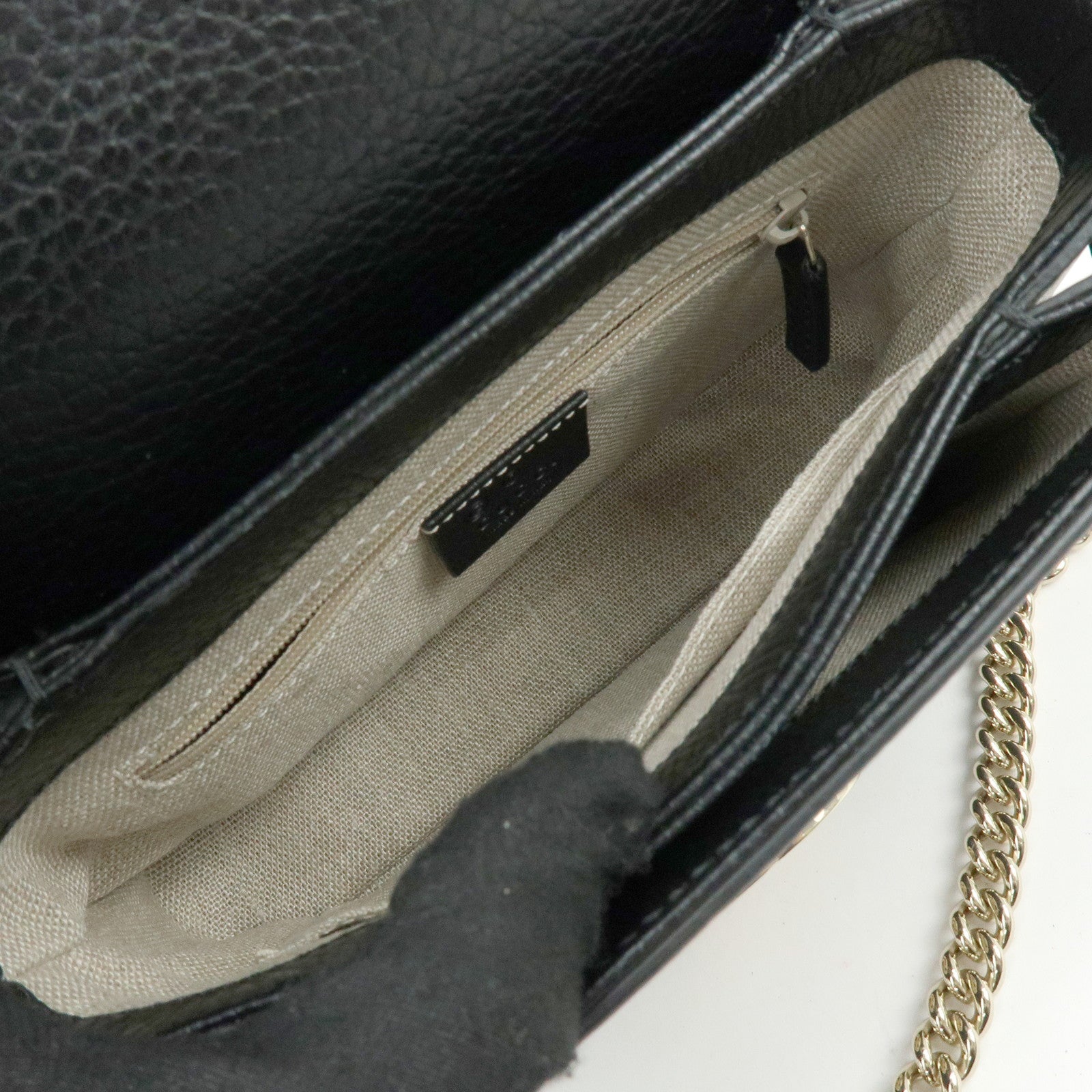 GUCCI Logo Interlocking G Leather Chain Shoulder Bag Black 607720