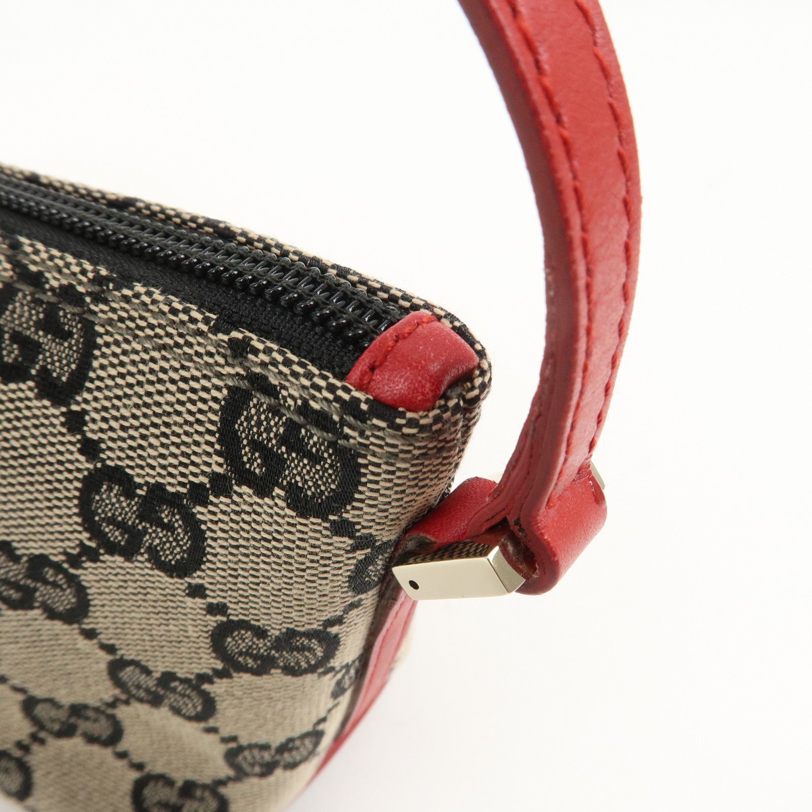 GUCCI GG Canvas Leather Accessory Pouch Hand Bag 039.1103