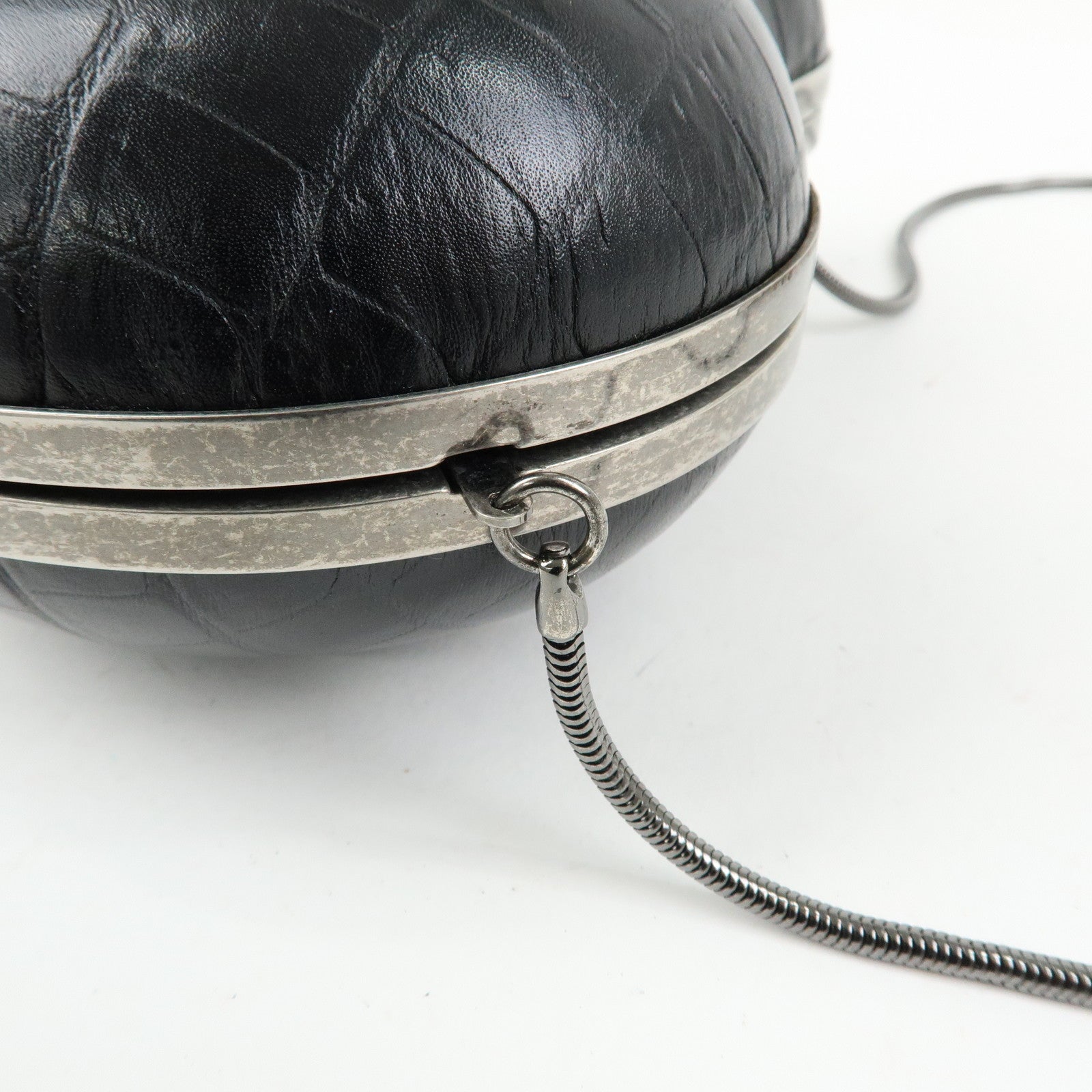 SAINT LAURENT PARIS LOVE BOX Cassandra Leather Shoulder Bag 466212