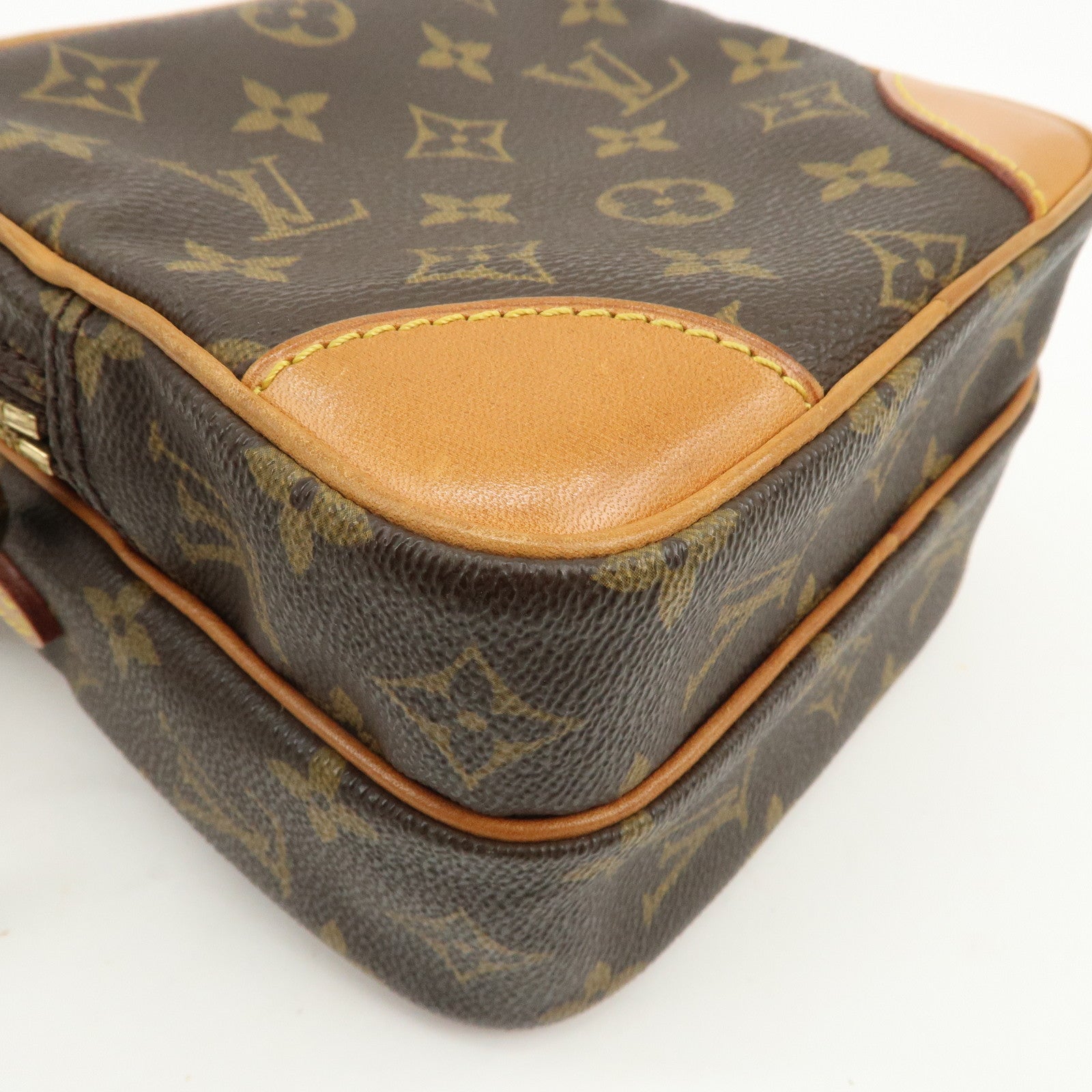 Louis Vuitton Monogram Amazone Shoulder Bag Crossbody Bag M45236