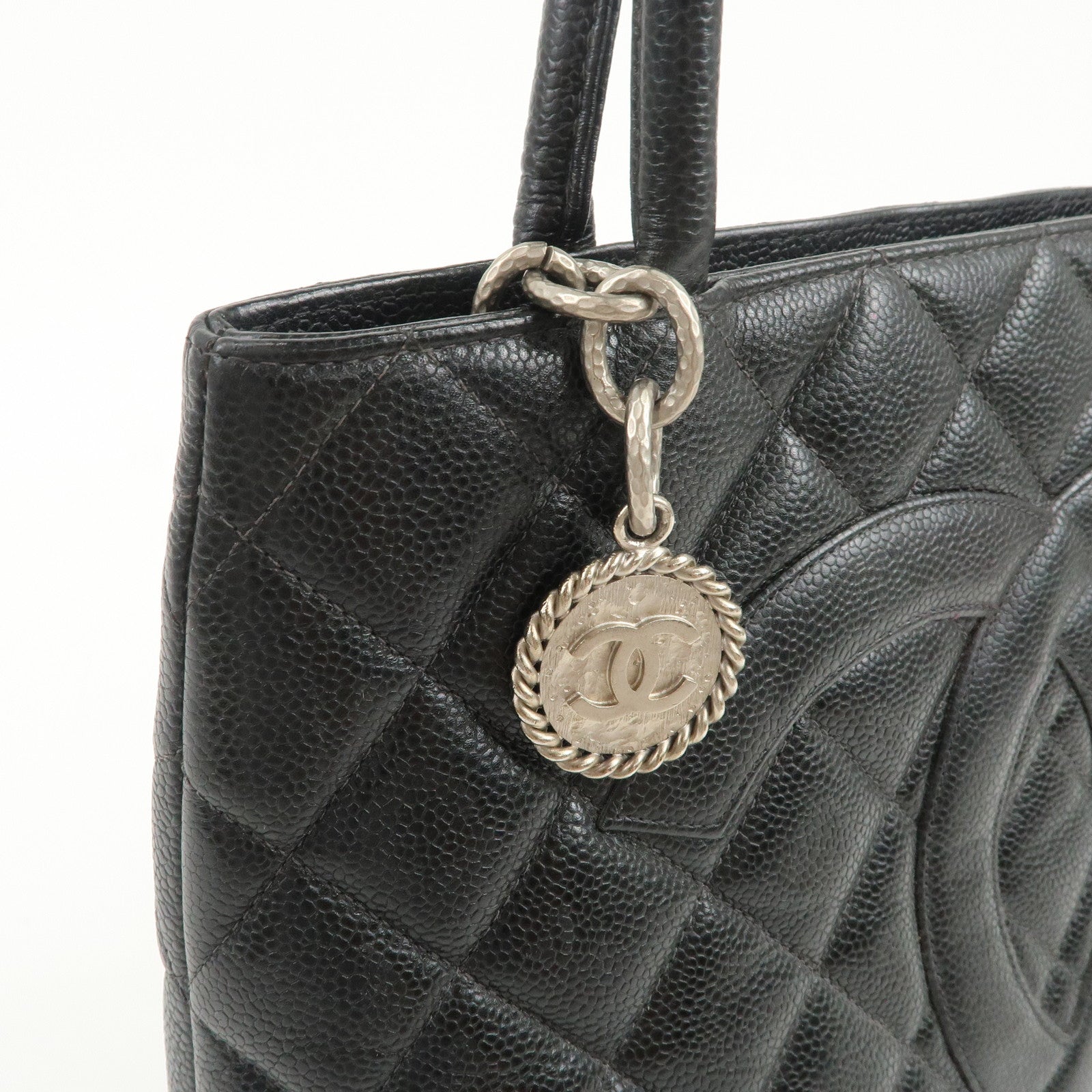 CHANEL Matelasse Caviarskin Medallion Tote Bag Hand Bag A01804