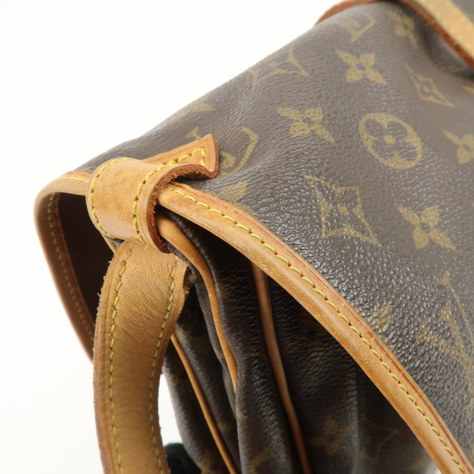 Louis Vuitton Monogram Saumur 30 Shoulder Bag Crossbody Bag M42256
