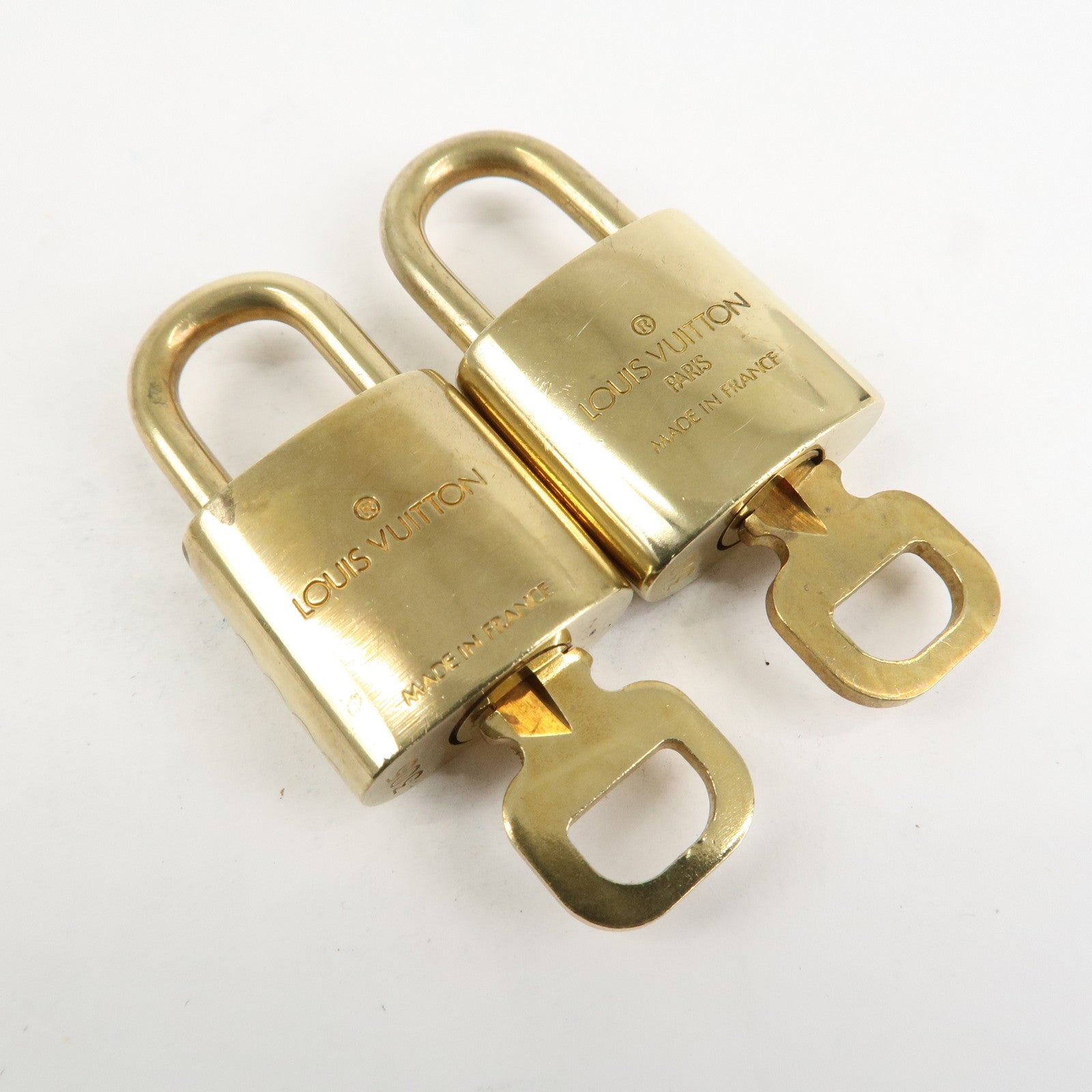Louis Vuitton Set of 10 Lock & Key Cadena Key Lock Metal Gold